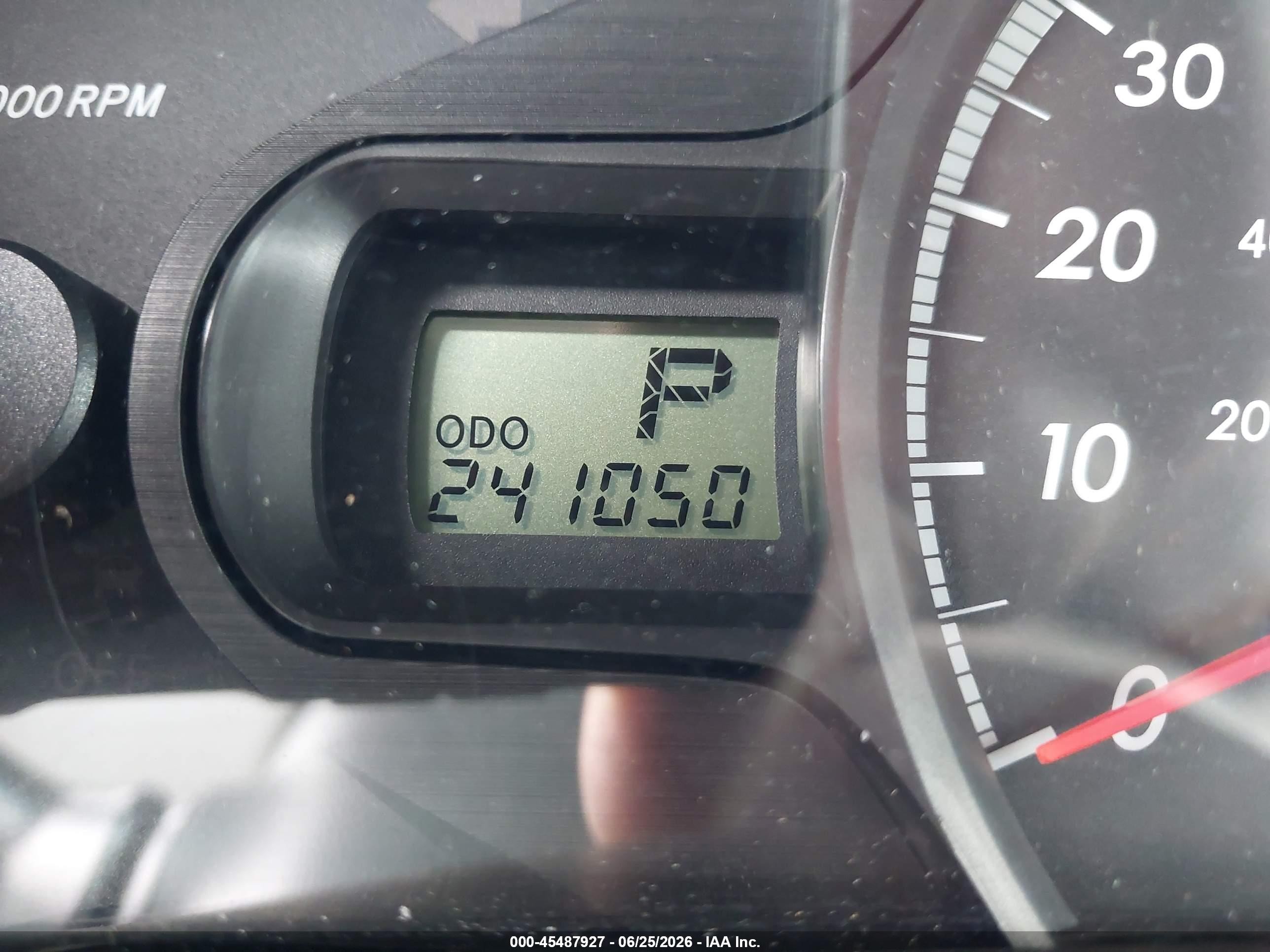2011 Toyota Sienna Base V6 Silver vin: 5TDZK3DCXBS025933