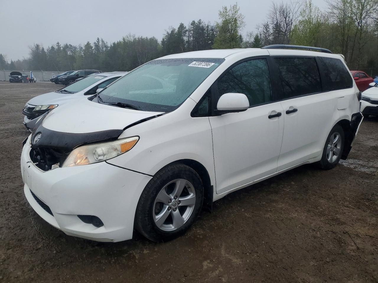 2011 Toyota Sienna Base 7-passenger White vin: 5TDZK3DCXBS026726