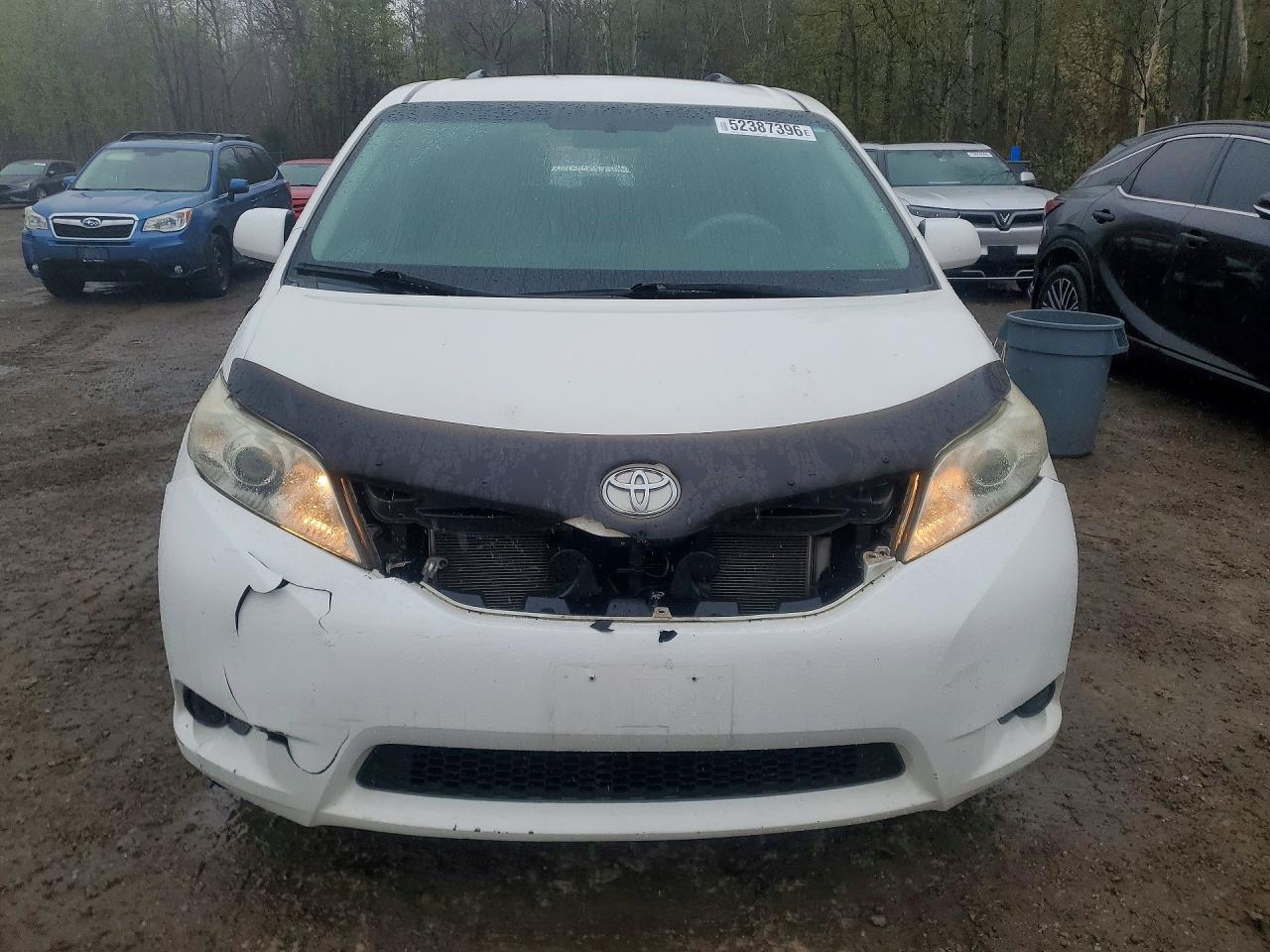 2011 Toyota Sienna Base 7-passenger White vin: 5TDZK3DCXBS026726