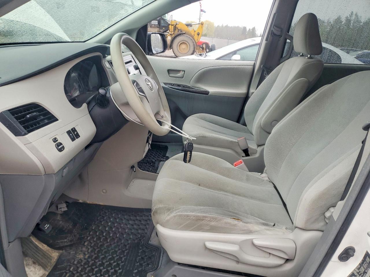 2011 Toyota Sienna Base 7-passenger White vin: 5TDZK3DCXBS026726