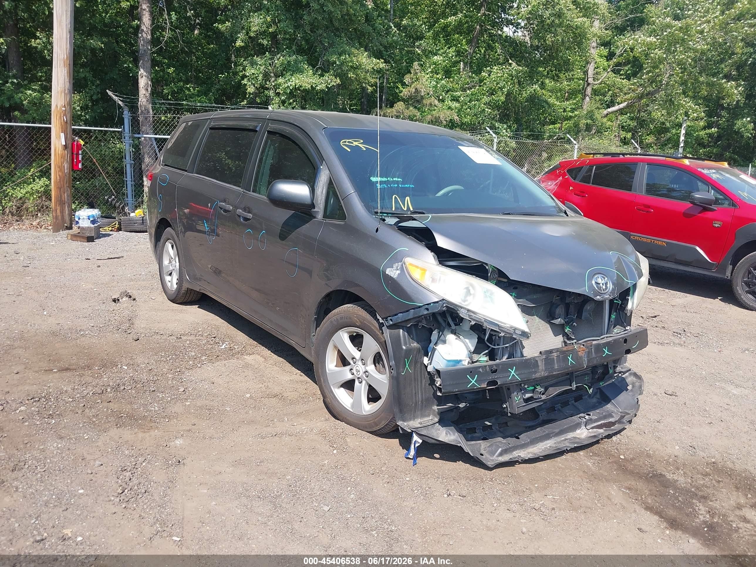 2011 Toyota Sienna Base V6 Gray vin: 5TDZK3DCXBS113736