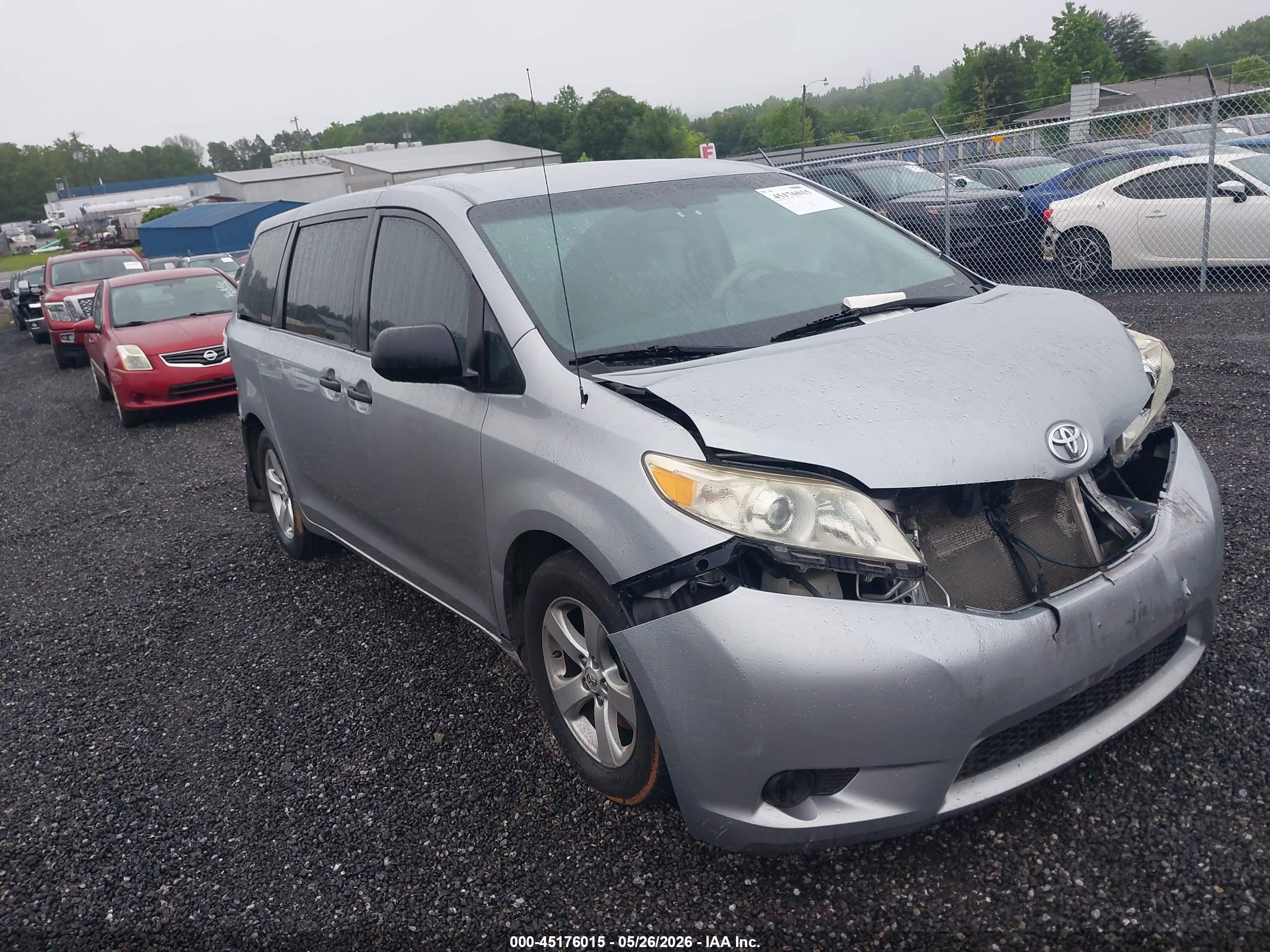 2012 Toyota Sienna Base V6 7 Passenger Silver vin: 5TDZK3DCXCS177227