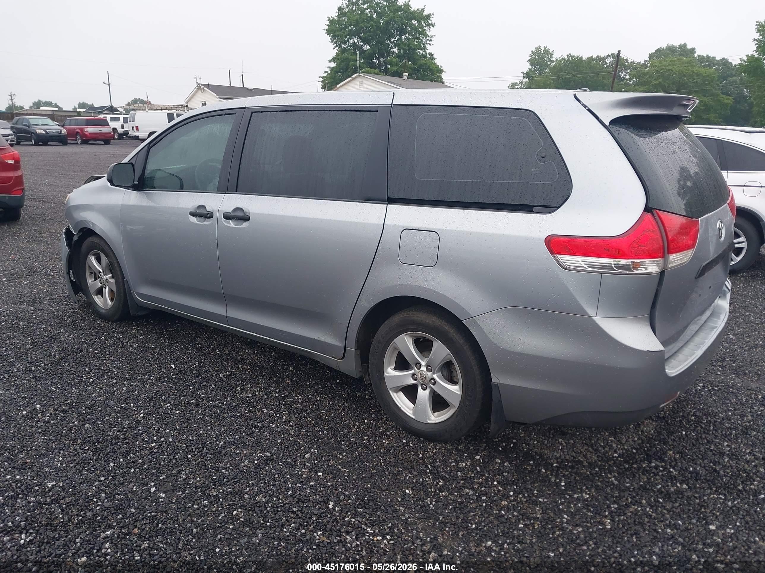2012 Toyota Sienna Base V6 7 Passenger Silver vin: 5TDZK3DCXCS177227