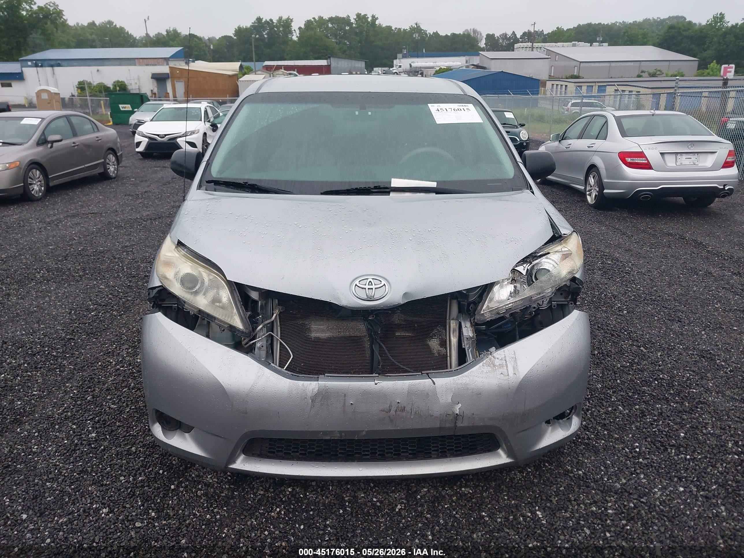 2012 Toyota Sienna Base V6 7 Passenger Silver vin: 5TDZK3DCXCS177227