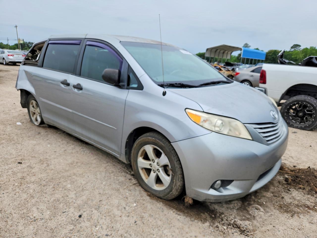2012 Toyota Sienna Base 7-passenger Silver vin: 5TDZK3DCXCS179012