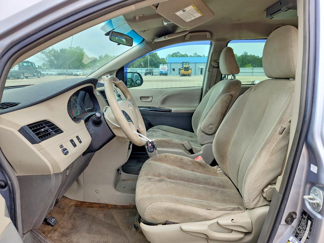 2012 Toyota Sienna Base 7-passenger Silver vin: 5TDZK3DCXCS179012