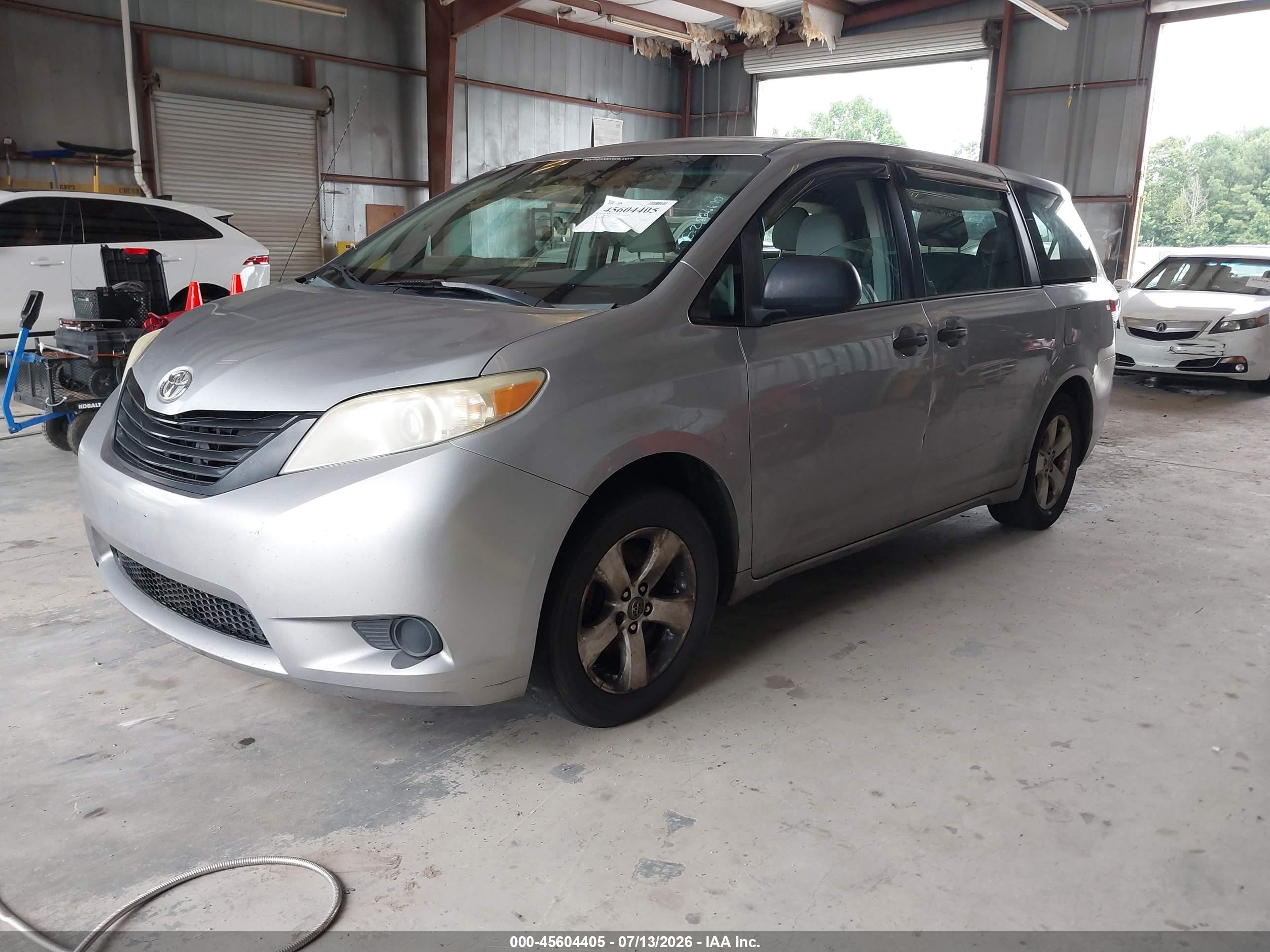 2012 Toyota Sienna Base V6 7 Passenger Teal vin: 5TDZK3DCXCS226670