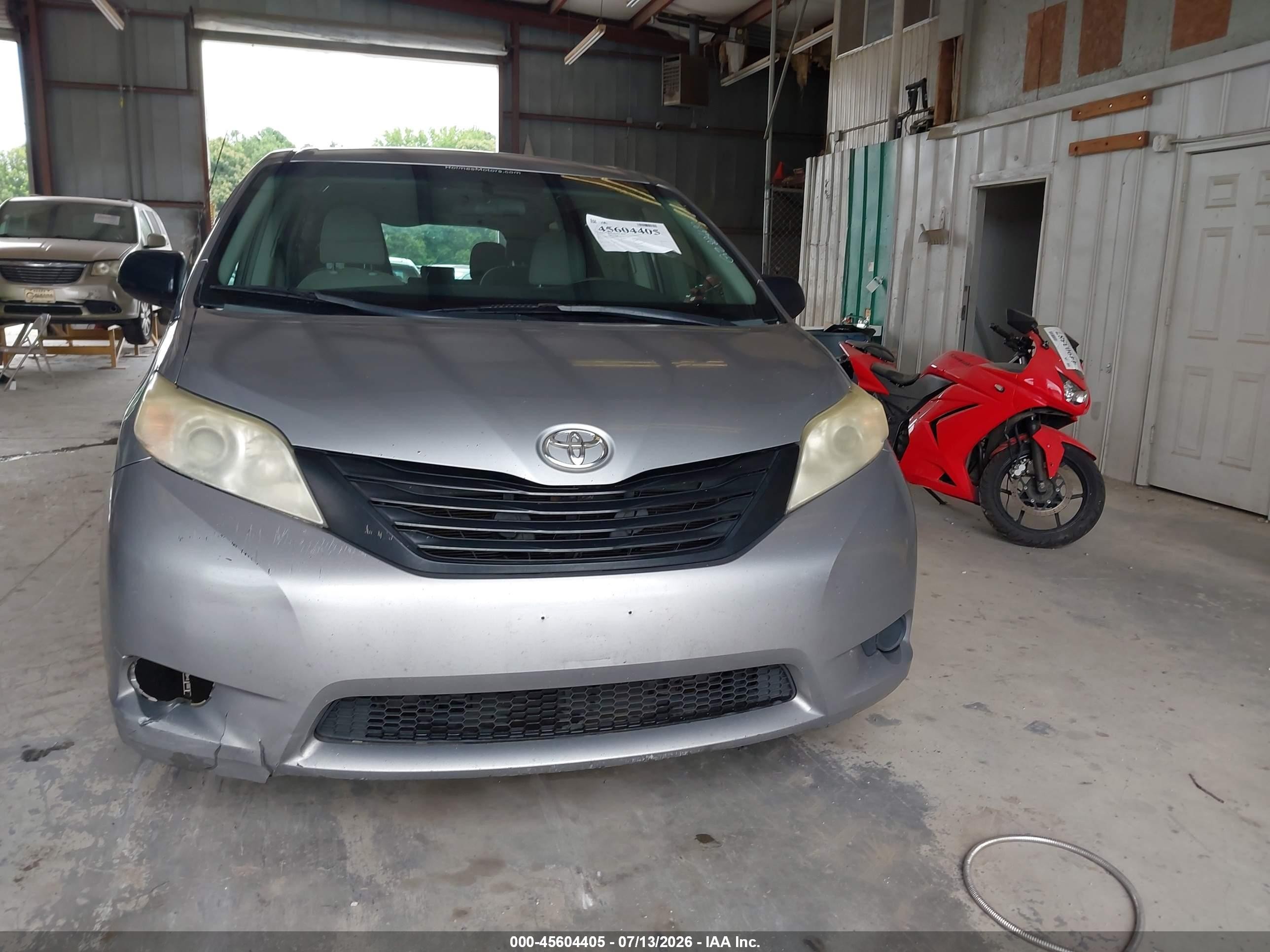 2012 Toyota Sienna Base V6 7 Passenger Teal vin: 5TDZK3DCXCS226670