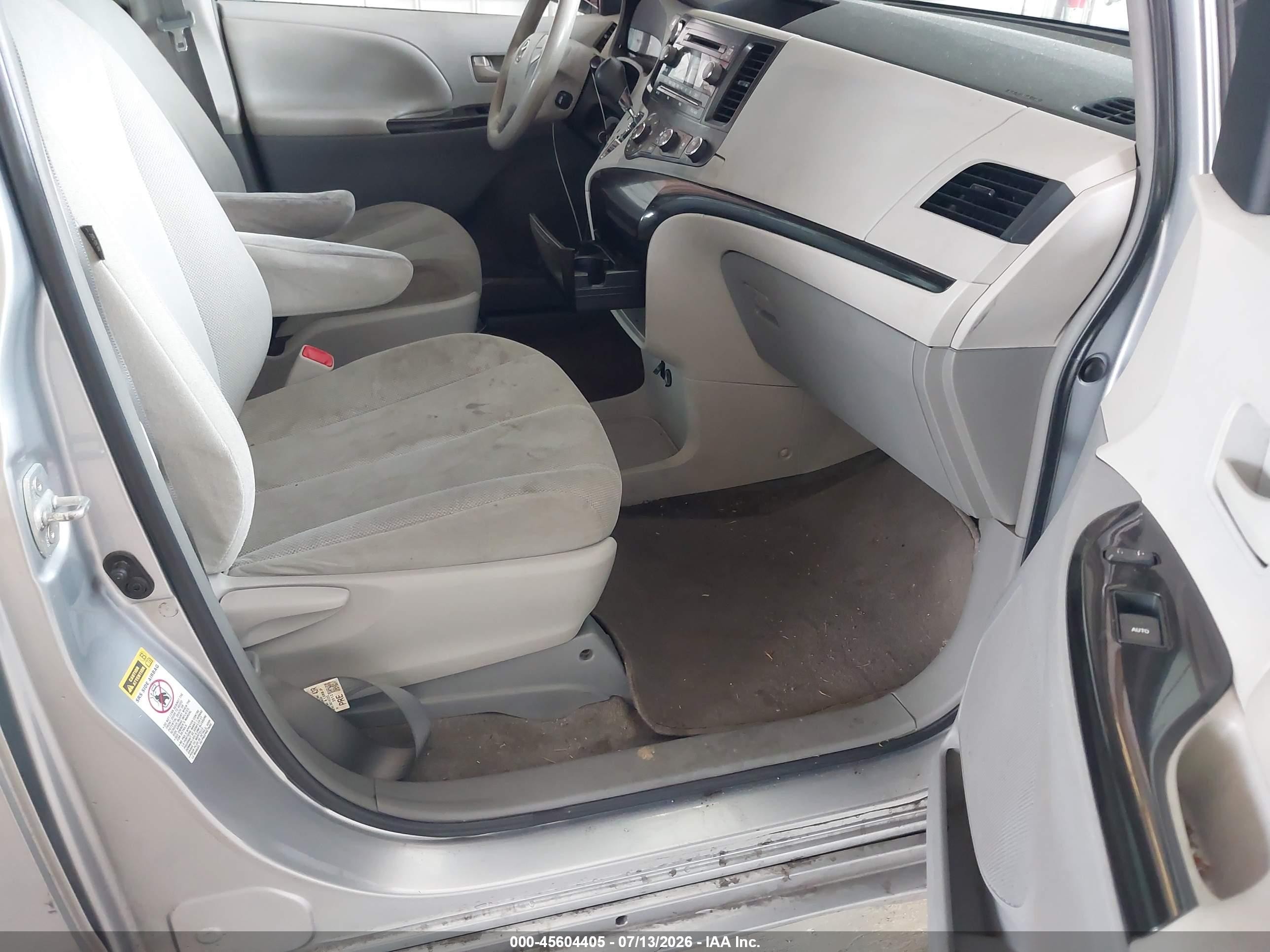 2012 Toyota Sienna Base V6 7 Passenger Teal vin: 5TDZK3DCXCS226670