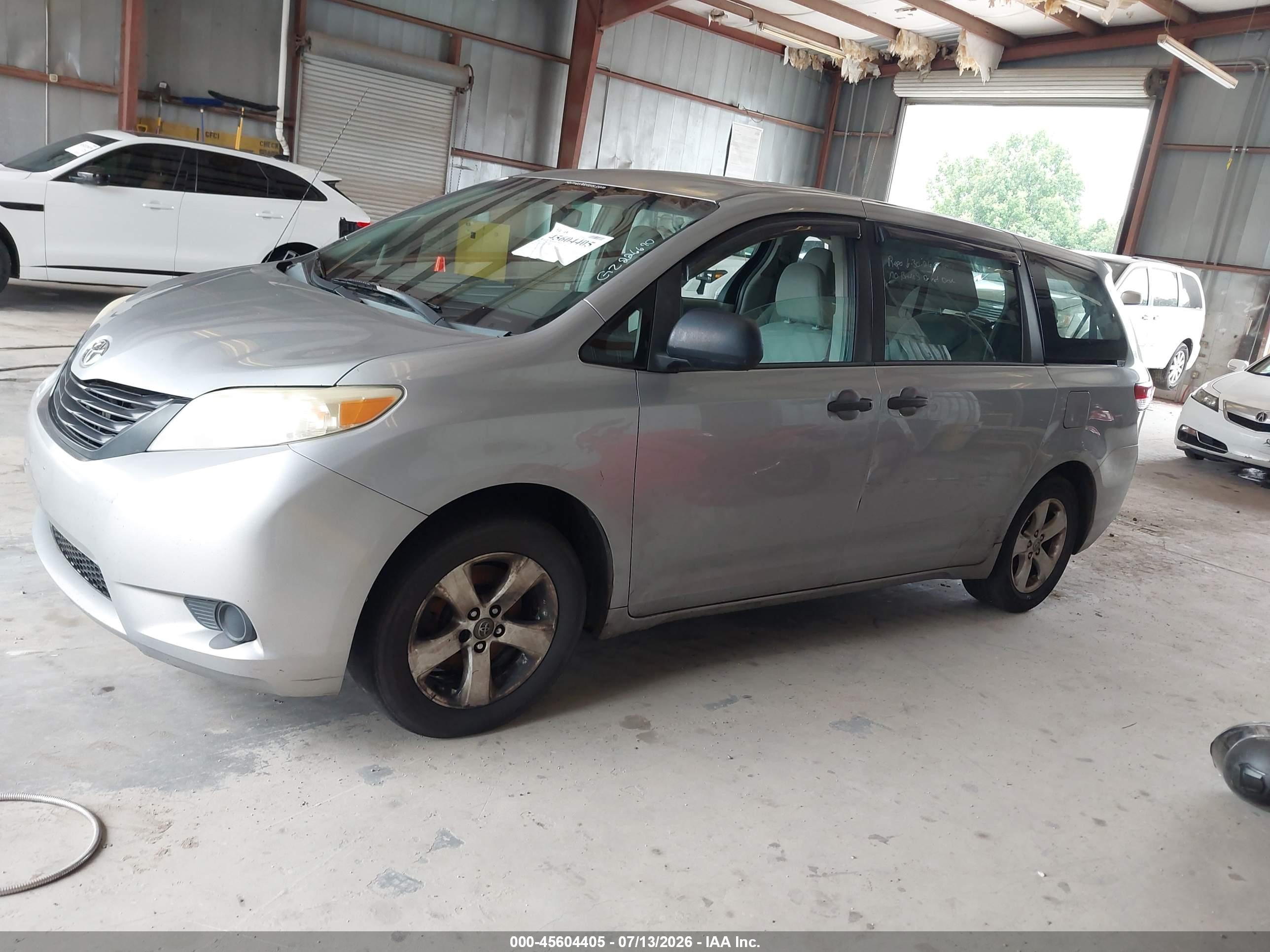 2012 Toyota Sienna Base V6 7 Passenger Teal vin: 5TDZK3DCXCS226670