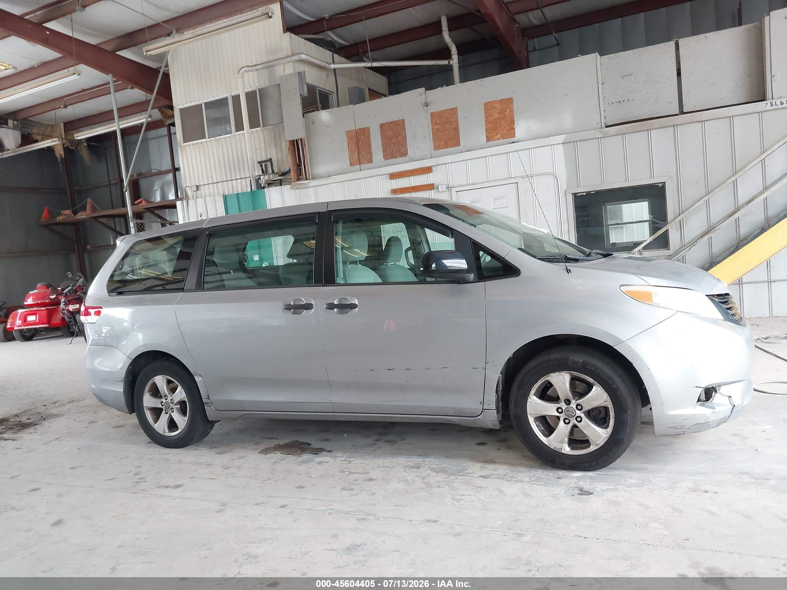 2012 Toyota Sienna Base V6 7 Passenger Teal vin: 5TDZK3DCXCS226670
