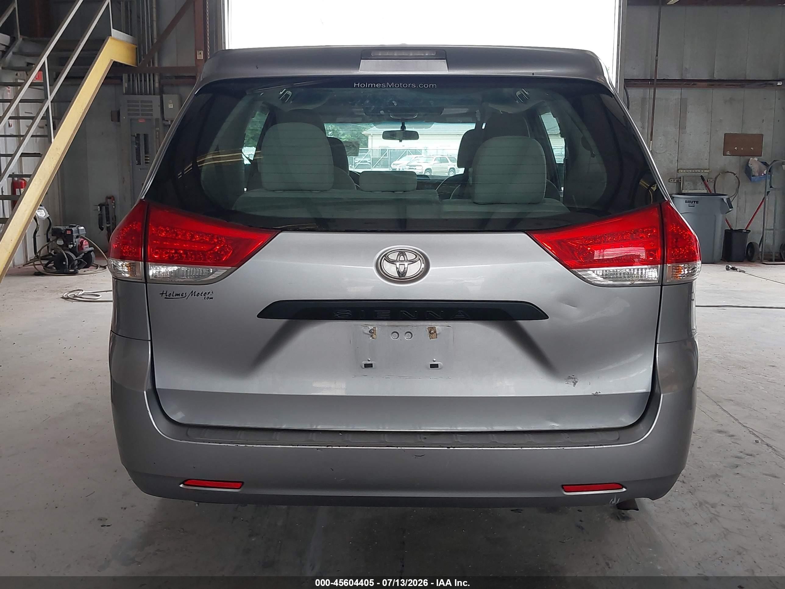 2012 Toyota Sienna Base V6 7 Passenger Teal vin: 5TDZK3DCXCS226670