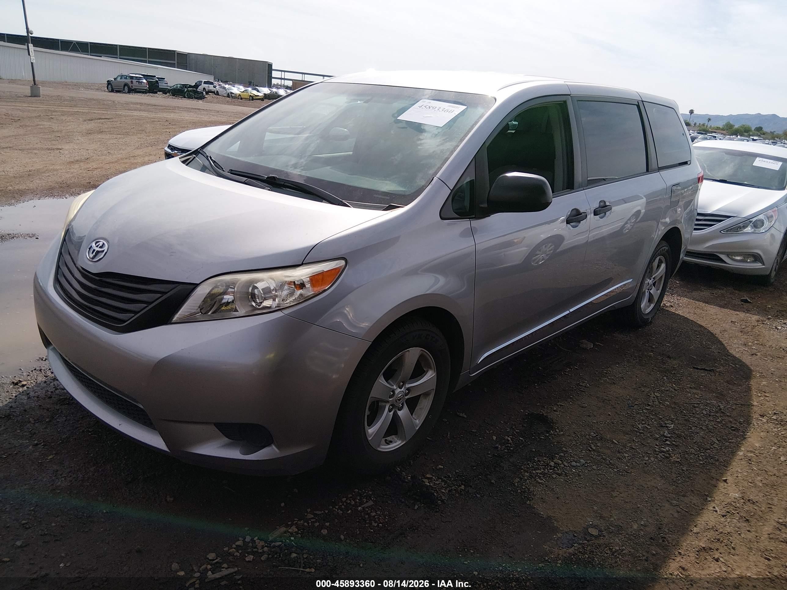 2012 Toyota Sienna Base V6 7 Passenger Silver vin: 5TDZK3DCXCS227172