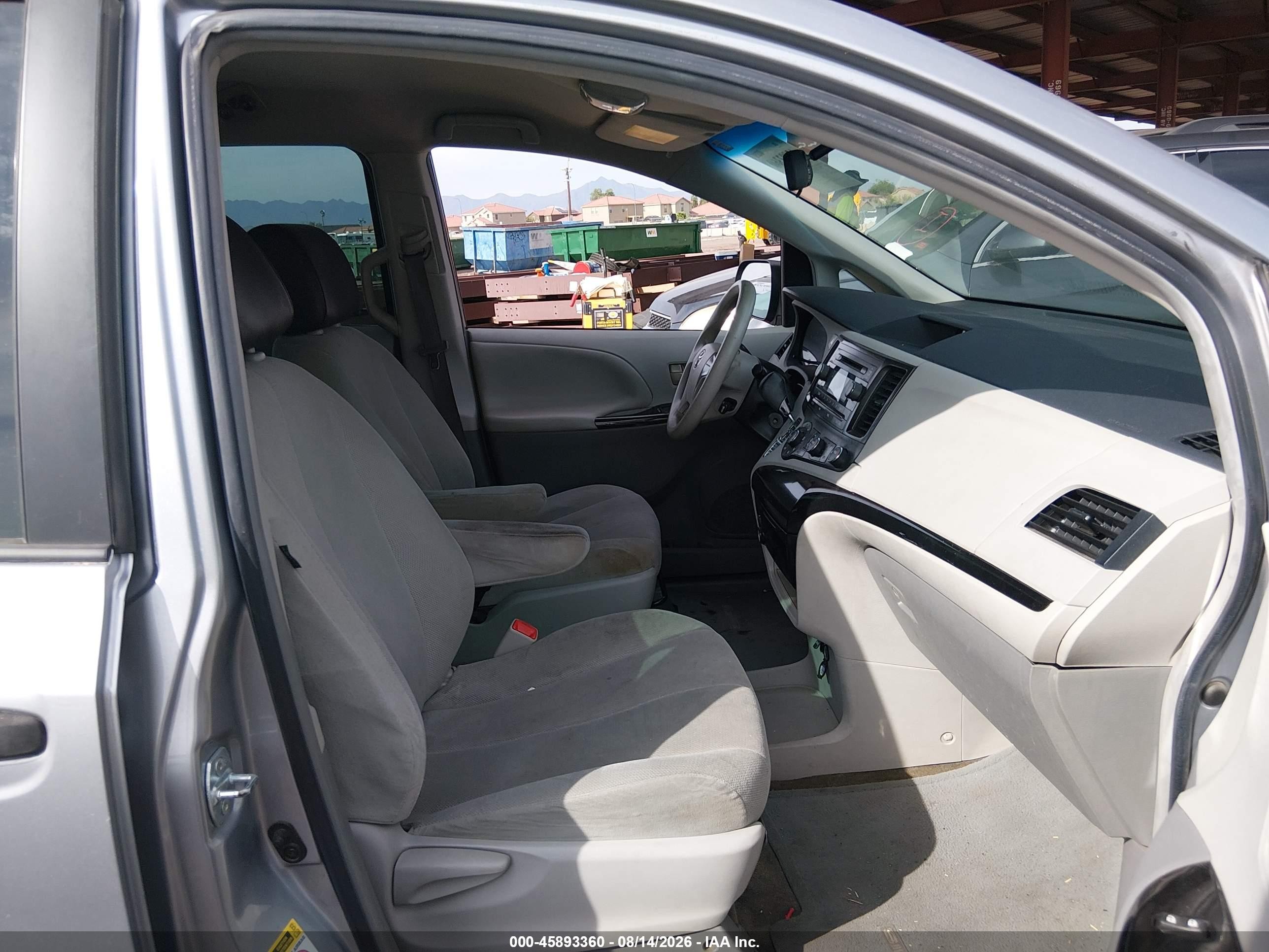 2012 Toyota Sienna Base V6 7 Passenger Silver vin: 5TDZK3DCXCS227172
