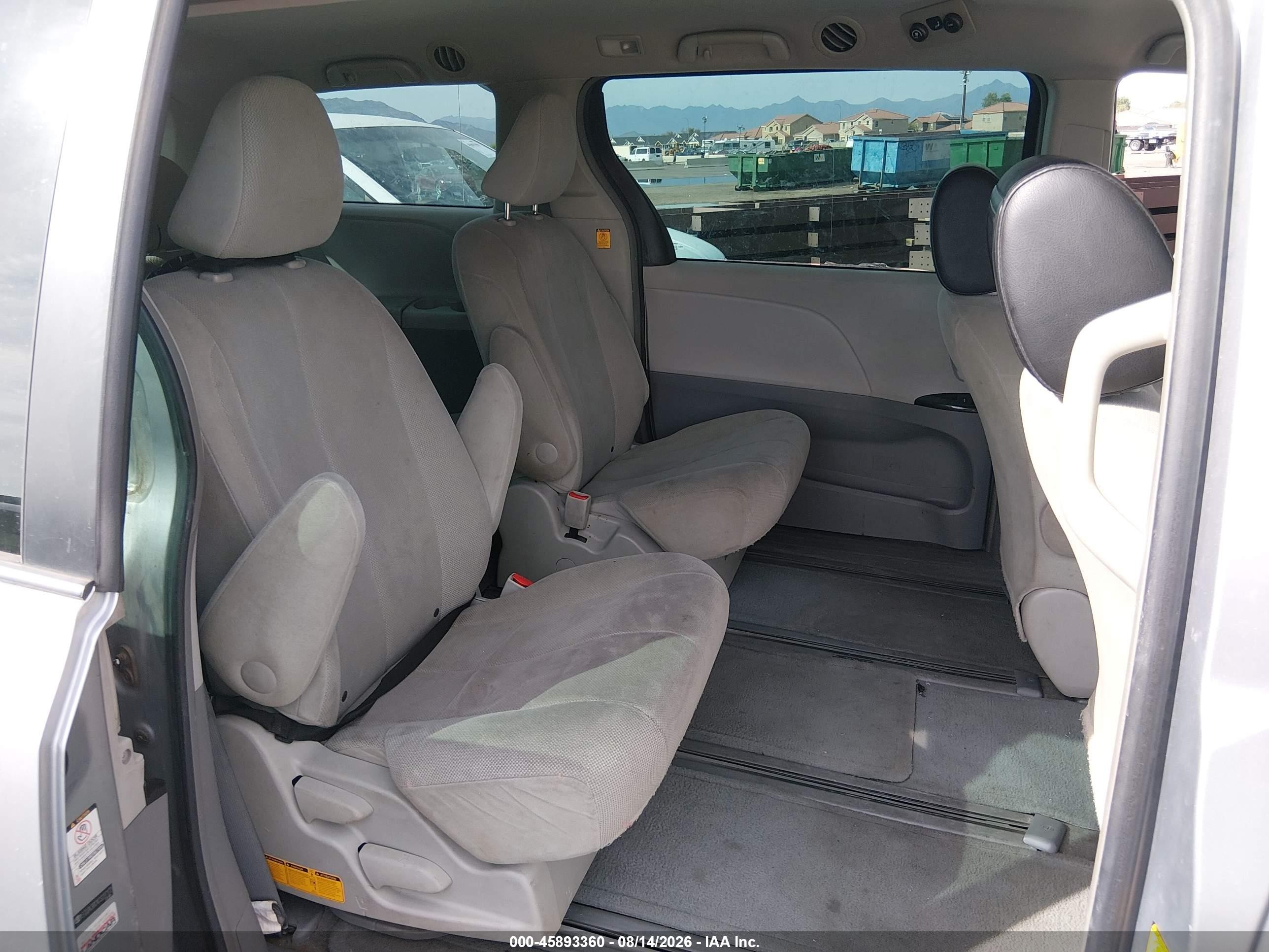 2012 Toyota Sienna Base V6 7 Passenger Silver vin: 5TDZK3DCXCS227172
