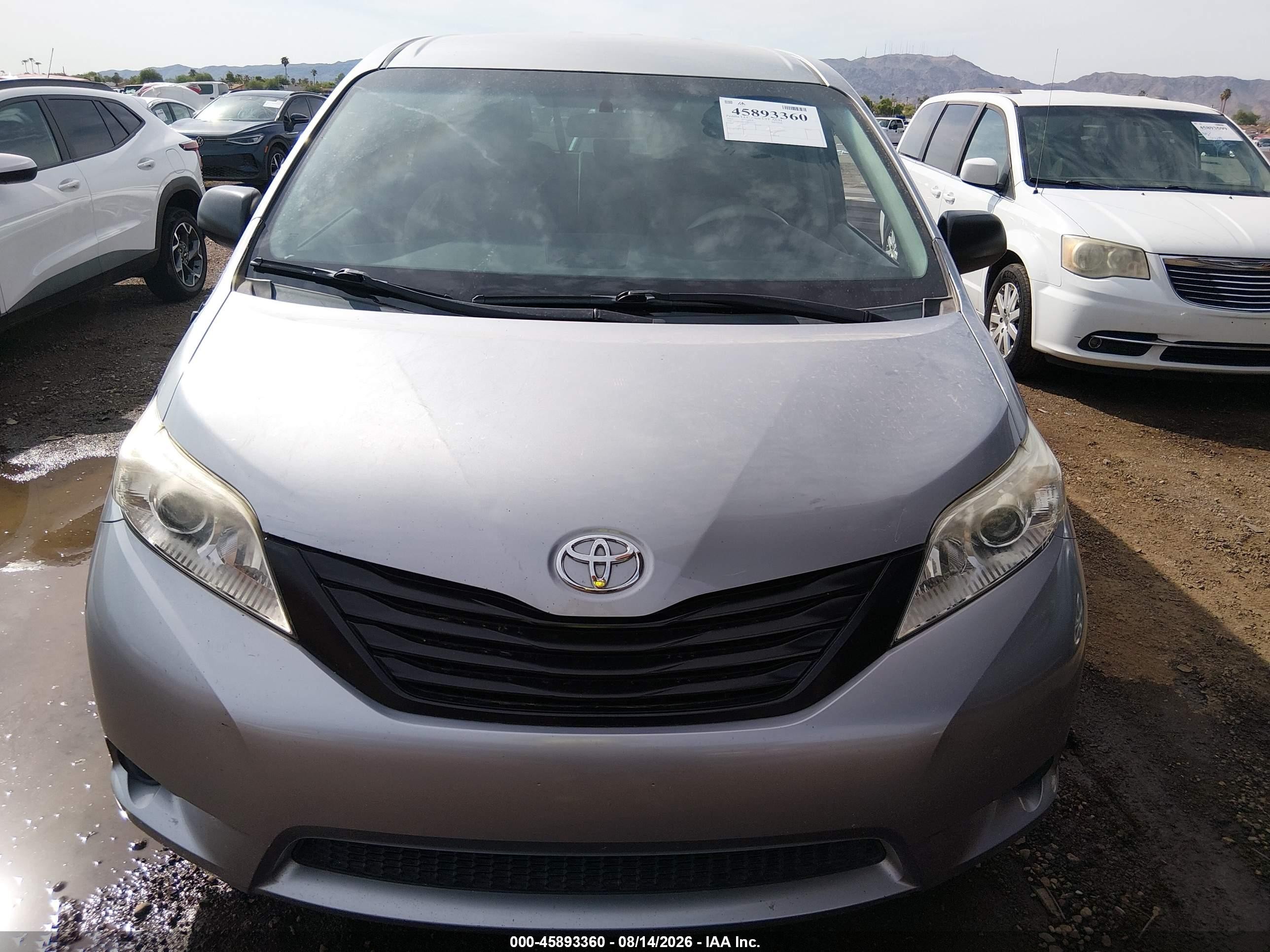 2012 Toyota Sienna Base V6 7 Passenger Silver vin: 5TDZK3DCXCS227172