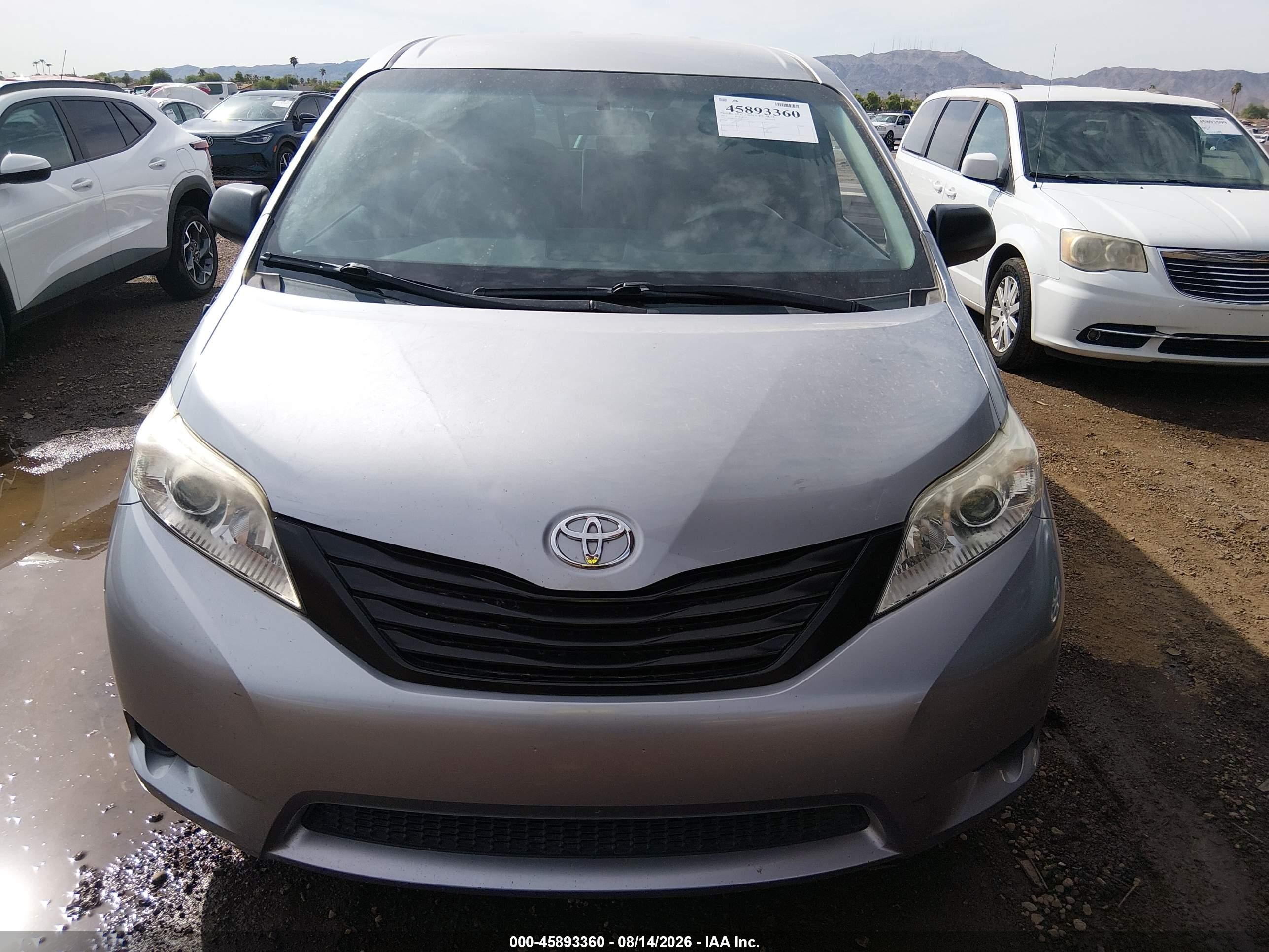 2012 Toyota Sienna Base V6 7 Passenger Silver vin: 5TDZK3DCXCS227172