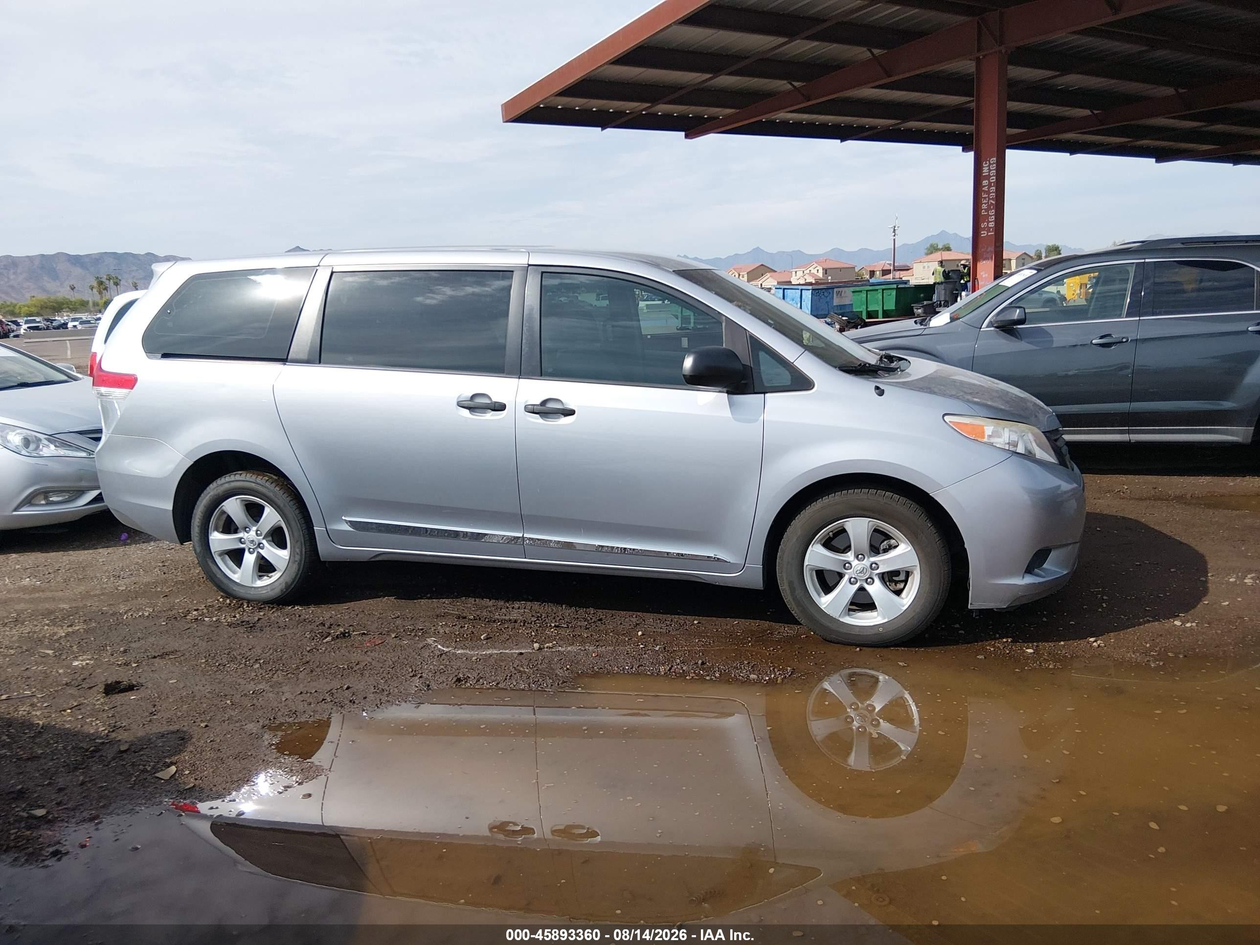 2012 Toyota Sienna Base V6 7 Passenger Silver vin: 5TDZK3DCXCS227172