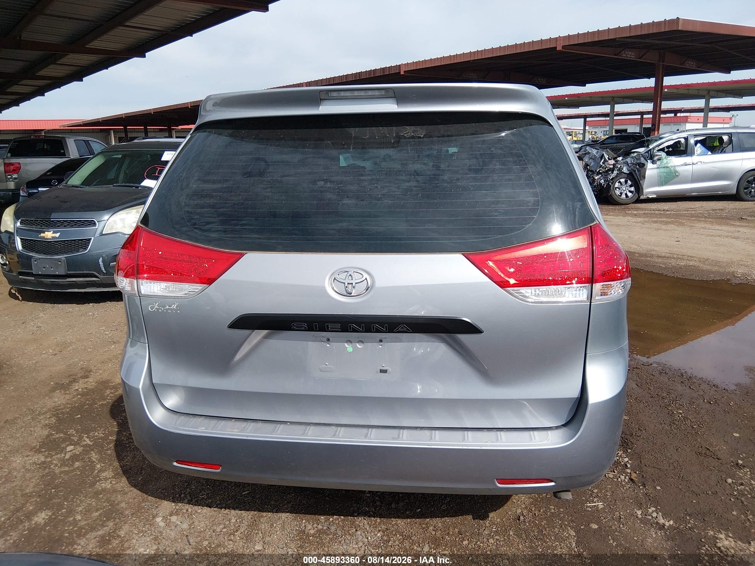 2012 Toyota Sienna Base V6 7 Passenger Silver vin: 5TDZK3DCXCS227172