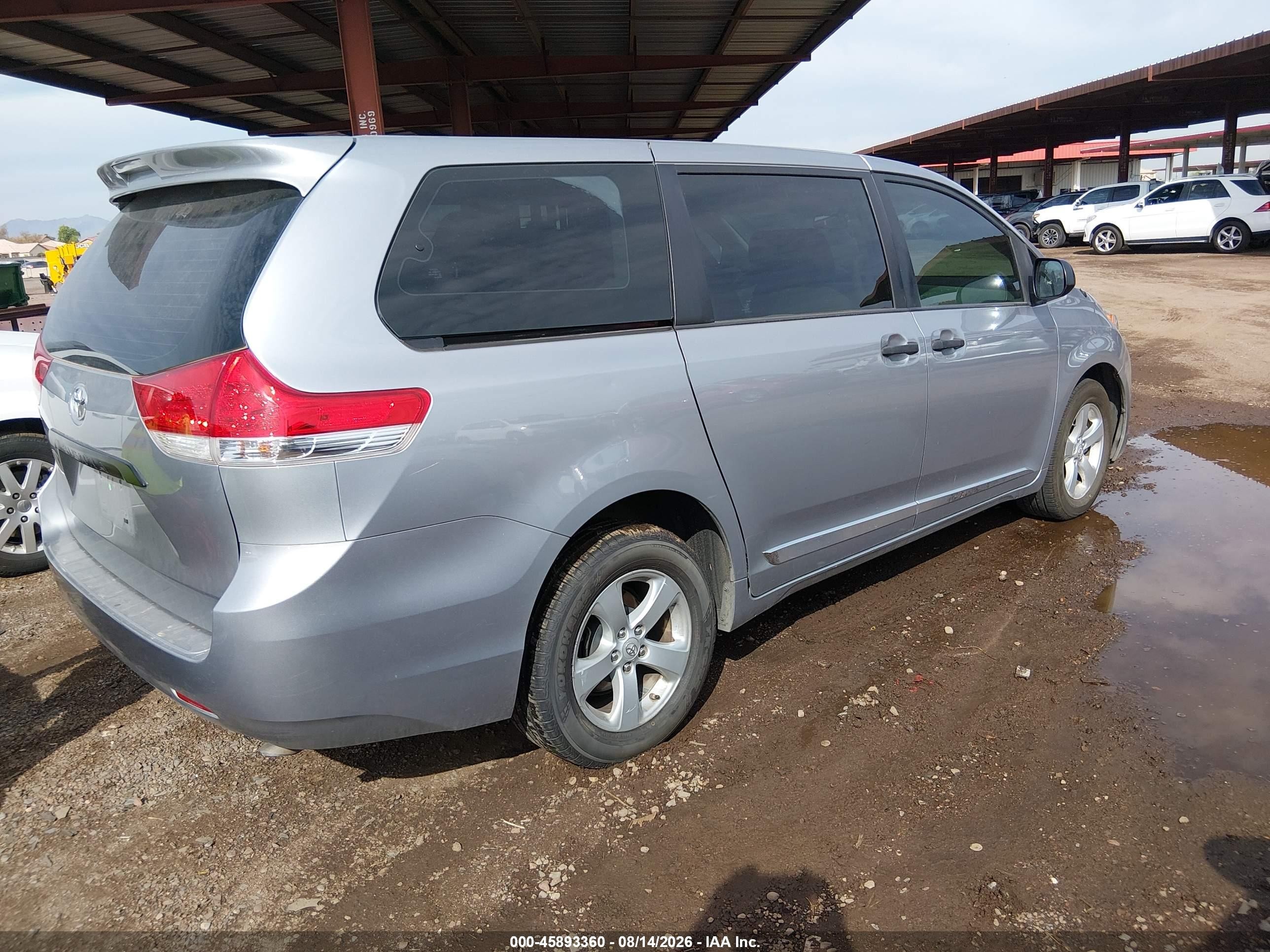 2012 Toyota Sienna Base V6 7 Passenger Silver vin: 5TDZK3DCXCS227172