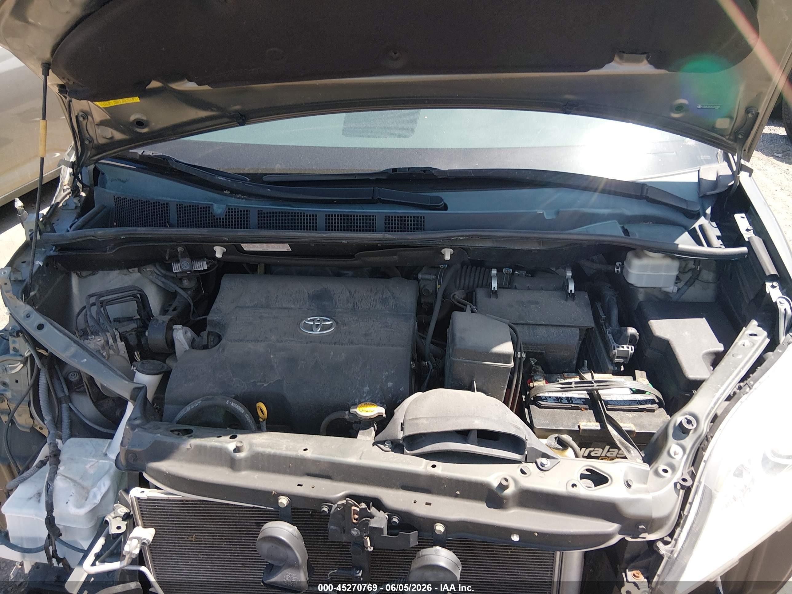 2012 Toyota Sienna Base V6 7 Passenger Gray vin: 5TDZK3DCXCS263895