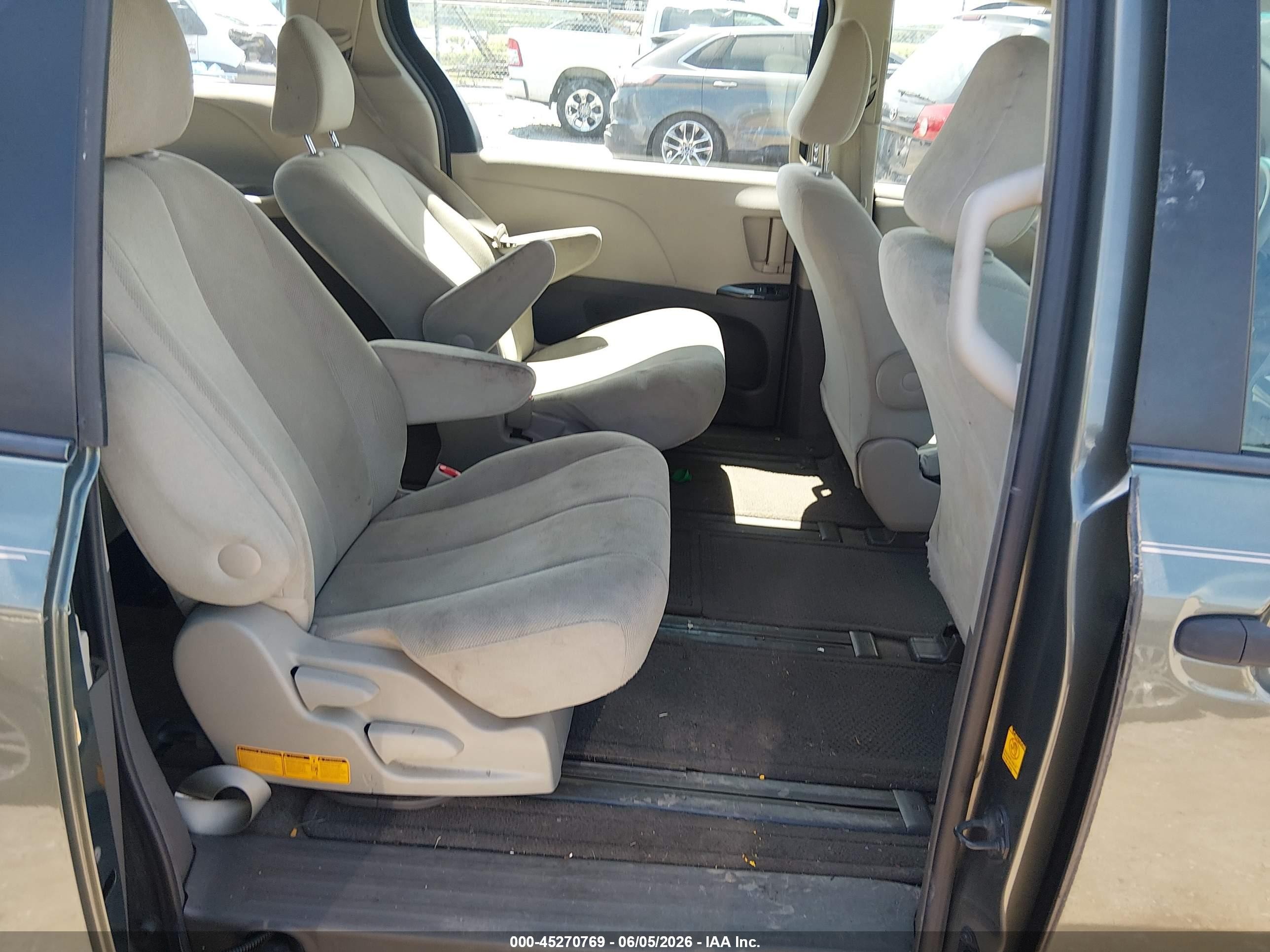 2012 Toyota Sienna Base V6 7 Passenger Gray vin: 5TDZK3DCXCS263895