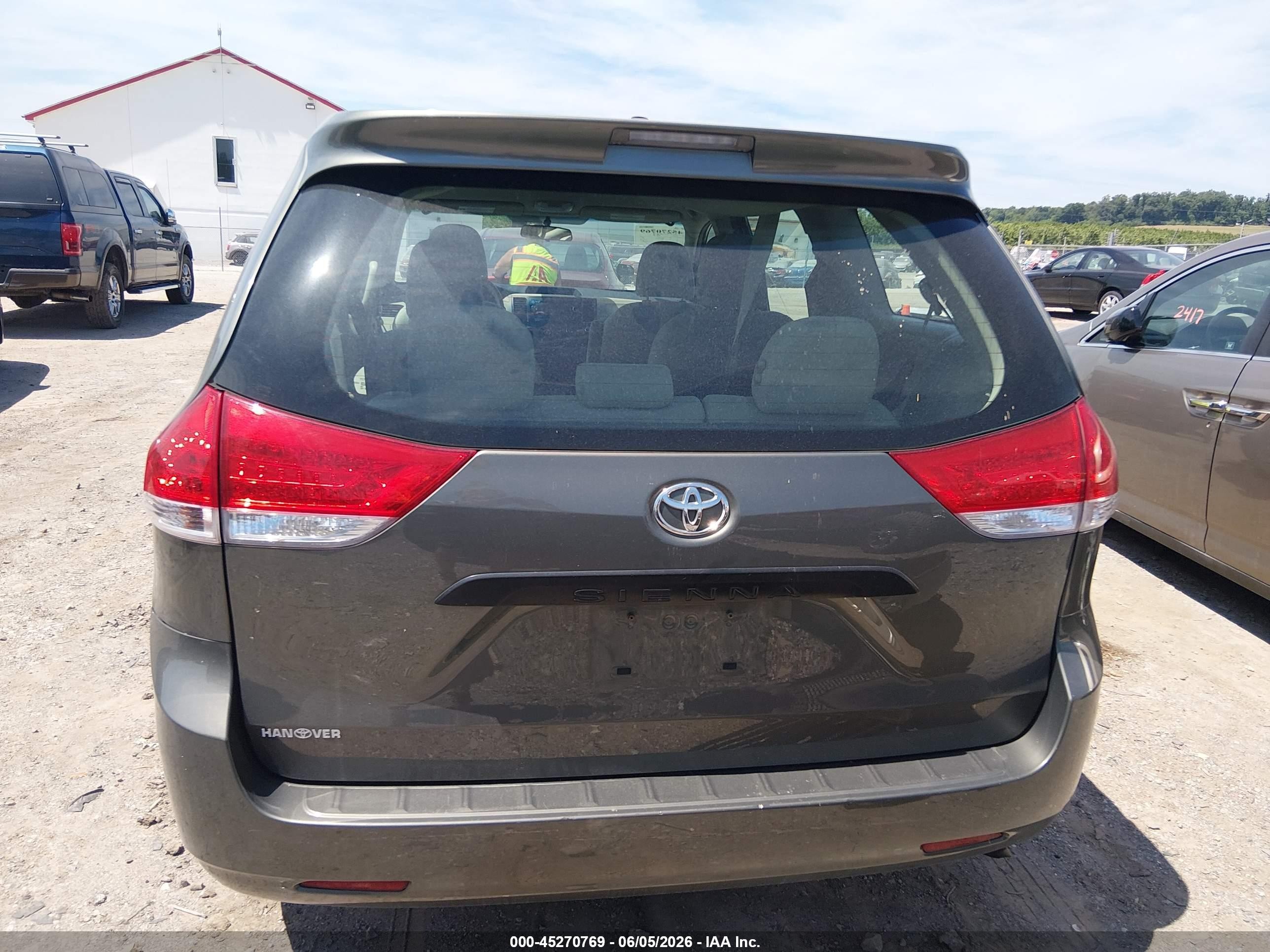 2012 Toyota Sienna Base V6 7 Passenger Gray vin: 5TDZK3DCXCS263895