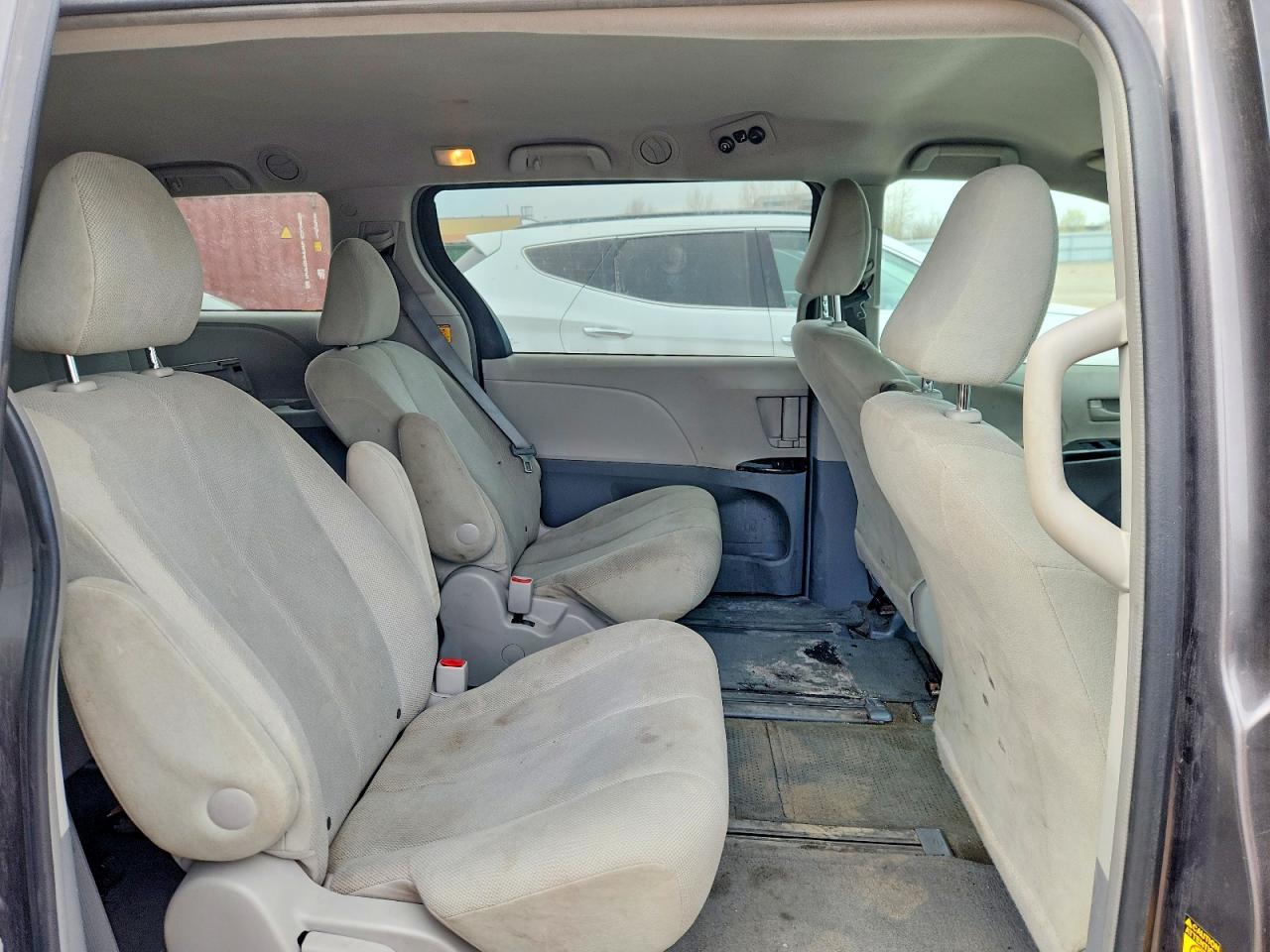 2013 Toyota Sienna L 7-passenger Серый vin: 5TDZK3DCXDS293044