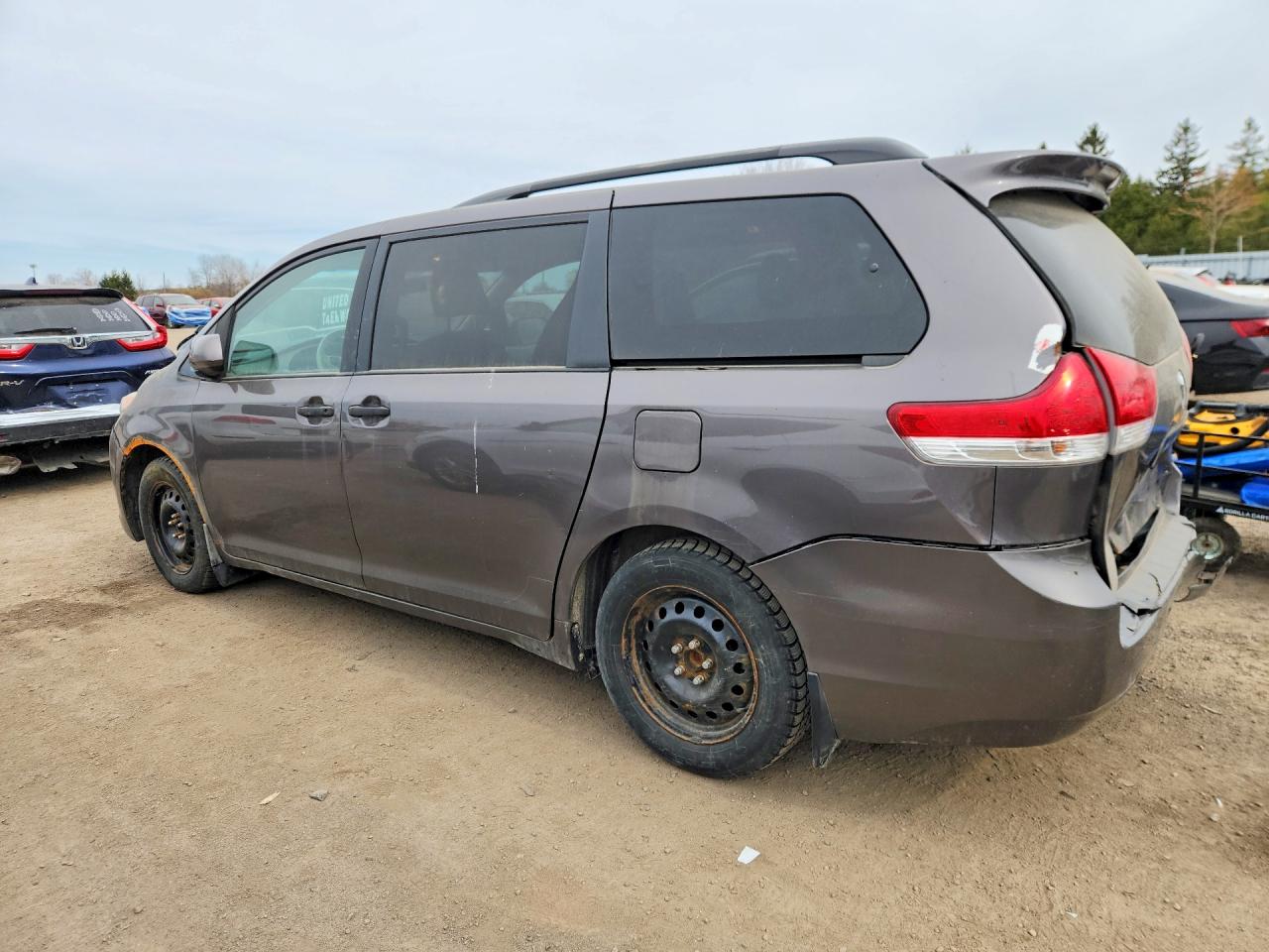 2013 Toyota Sienna L 7-passenger Серый vin: 5TDZK3DCXDS293044