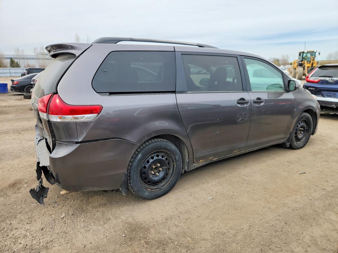 2013 Toyota Sienna L 7-passenger Серый vin: 5TDZK3DCXDS293044