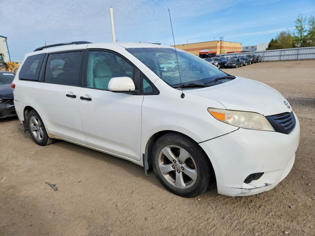 2013 Toyota Sienna L 7-passenger White vin: 5TDZK3DCXDS298485