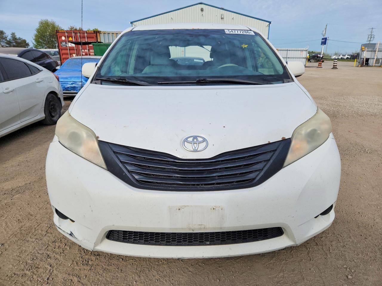 2013 Toyota Sienna L 7-passenger White vin: 5TDZK3DCXDS298485