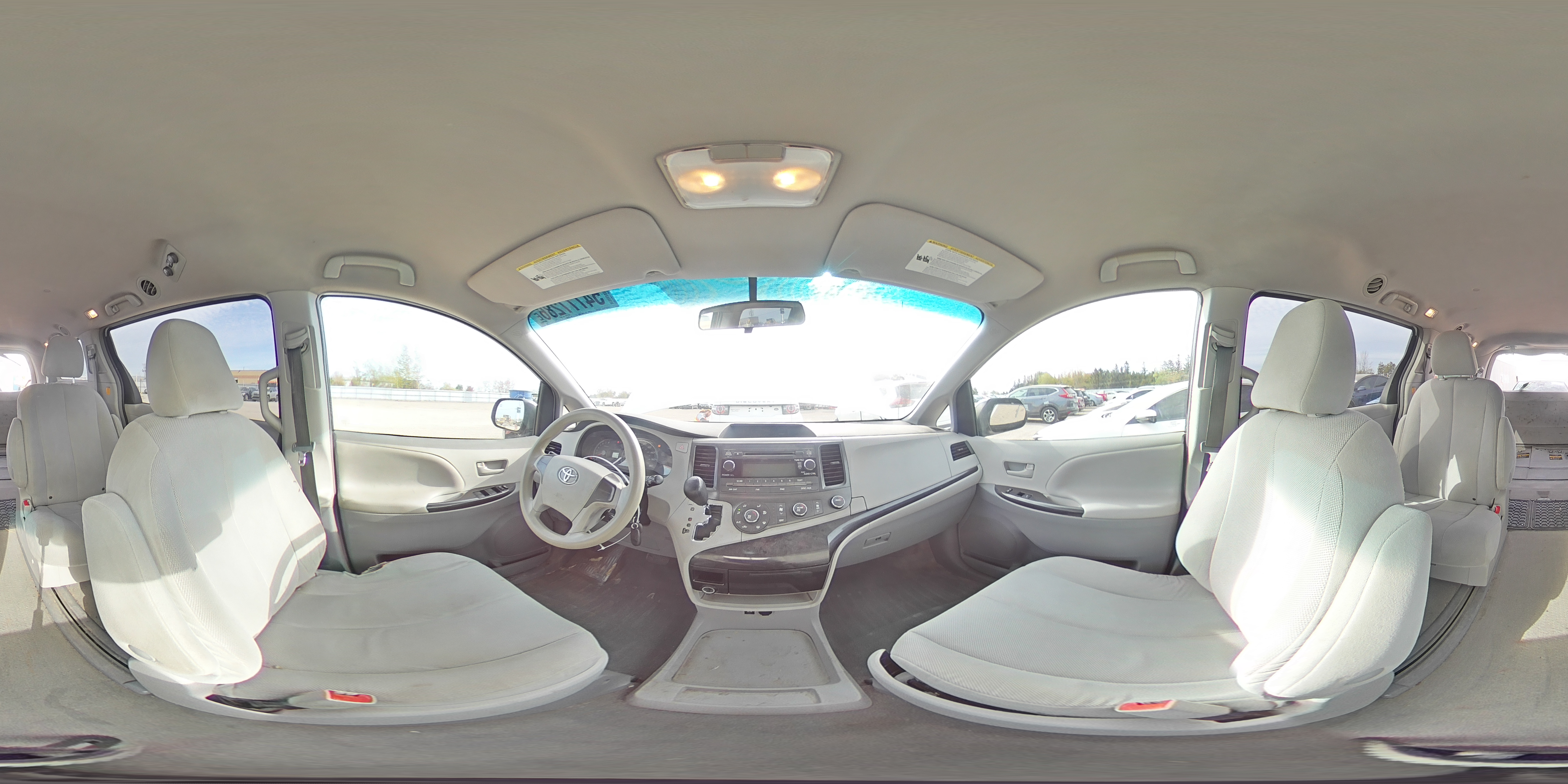 2013 Toyota Sienna L 7-passenger White vin: 5TDZK3DCXDS298485