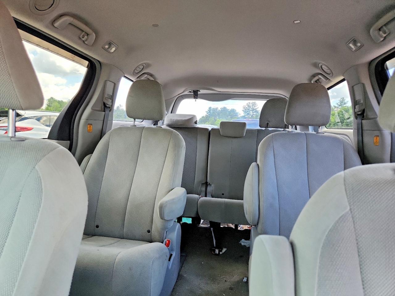2013 Toyota Sienna L 7-passenger Gray vin: 5TDZK3DCXDS365568