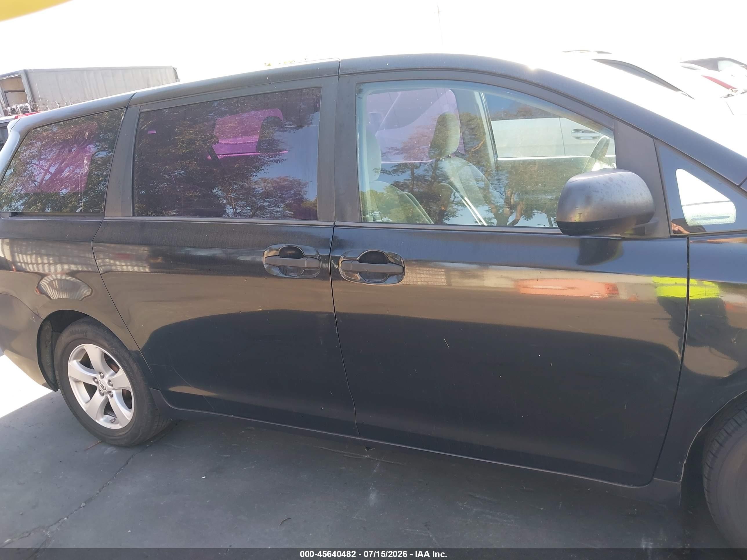 2013 Toyota Sienna L V6 7 Passenger Black vin: 5TDZK3DCXDS381298