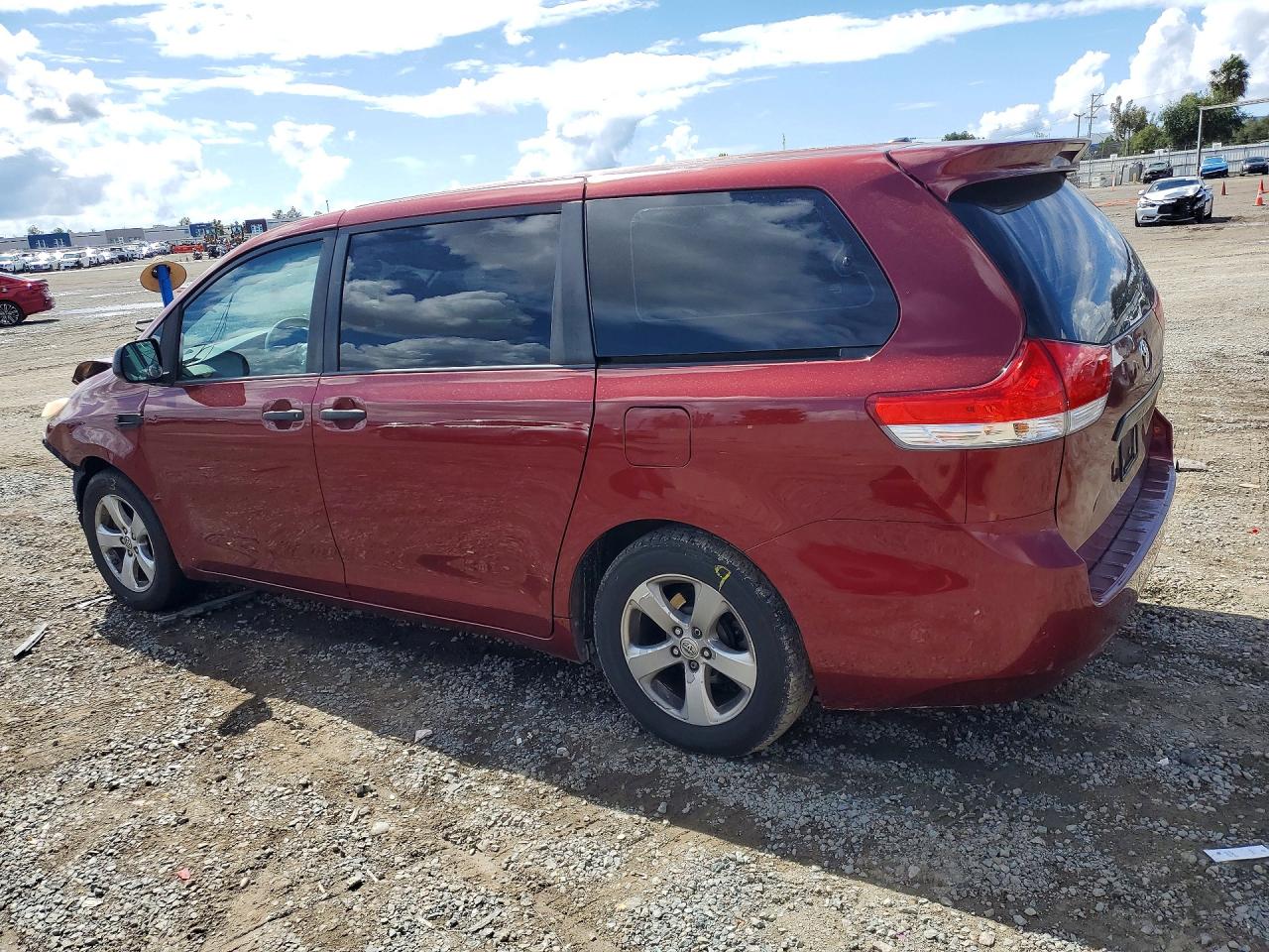 2013 Toyota Sienna L 7-passenger Burgundy vin: 5TDZK3DCXDS387120