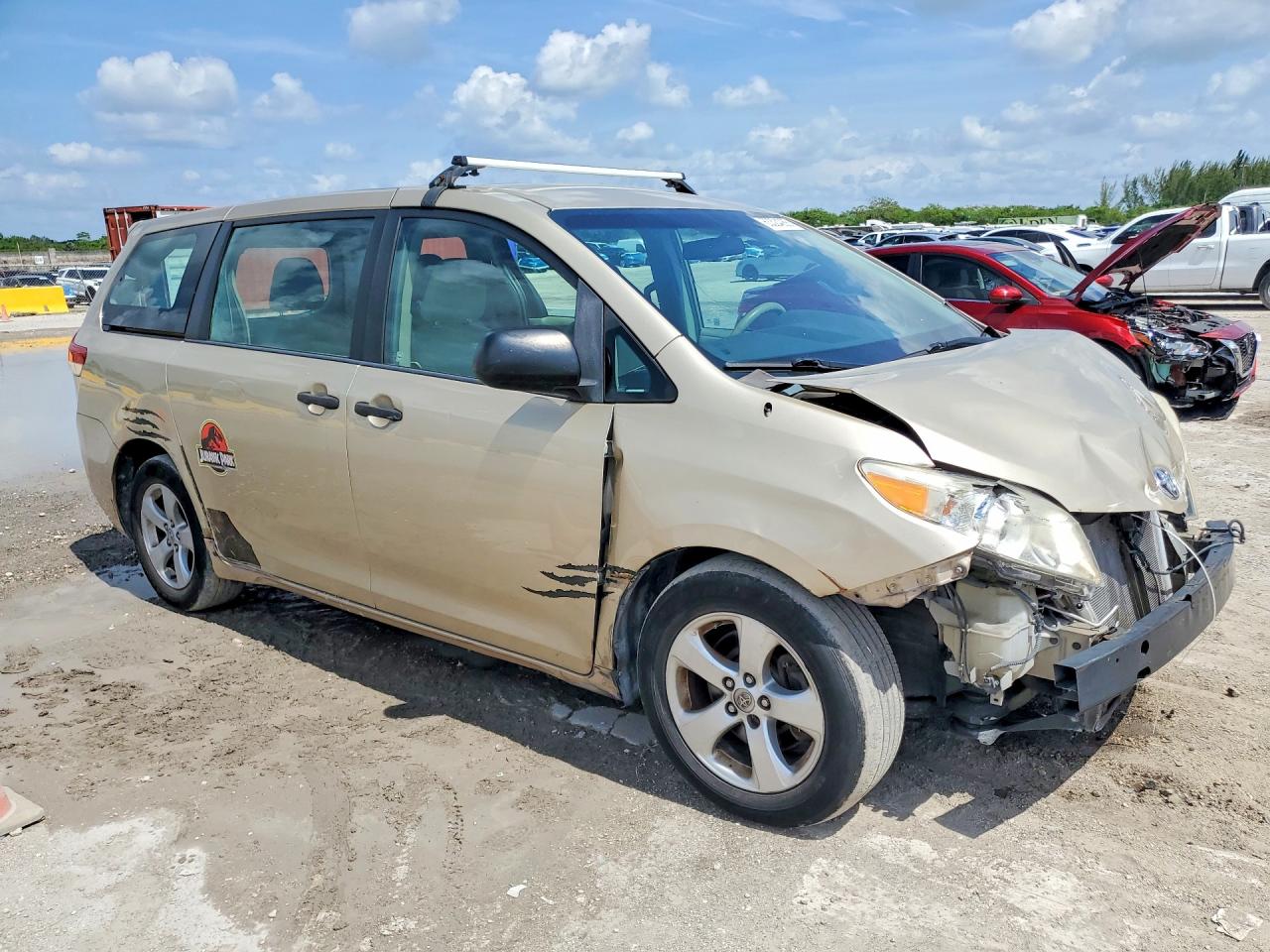 2014 Toyota Sienna L 7-passenger Gold vin: 5TDZK3DCXES470225