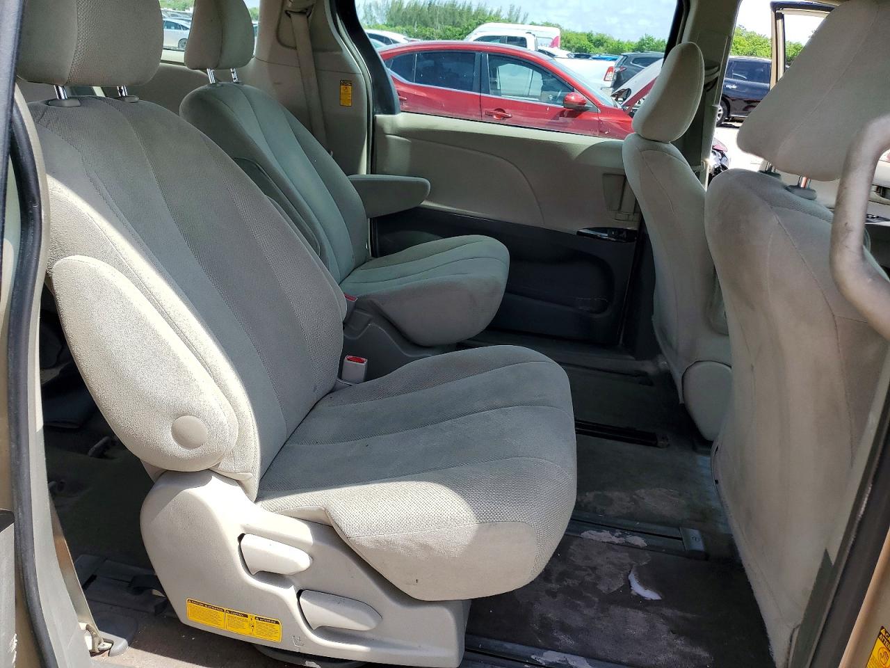 2014 Toyota Sienna L 7-passenger Gold vin: 5TDZK3DCXES470225