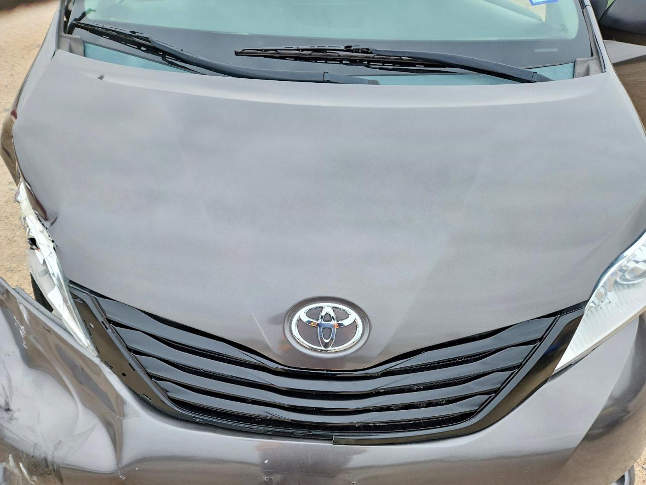 2015 Toyota Sienna L 7-passenger Gray vin: 5TDZK3DCXFS571525