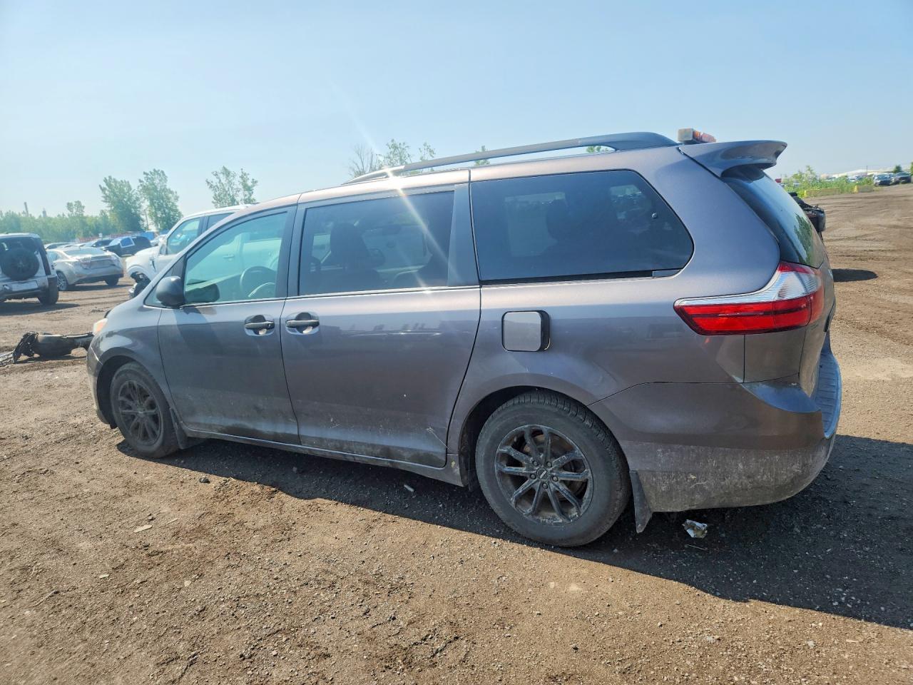 2015 Toyota Sienna L 7-passenger Gray vin: 5TDZK3DCXFS622697