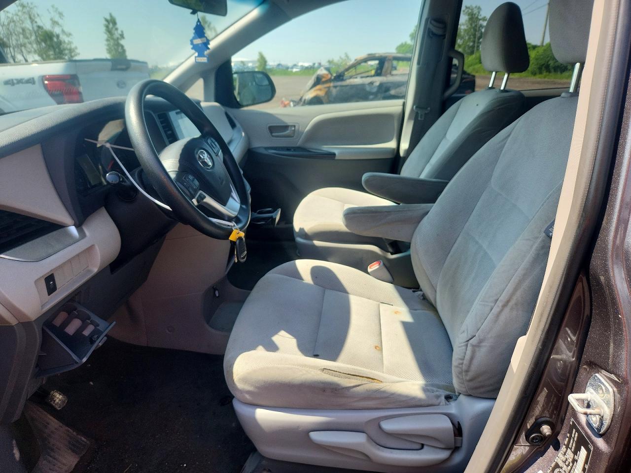 2015 Toyota Sienna L 7-passenger Gray vin: 5TDZK3DCXFS622697