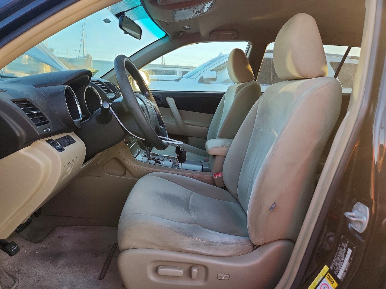 2010 Toyota Highlander Base Charcoal vin: 5TDZK3EH0AS002430