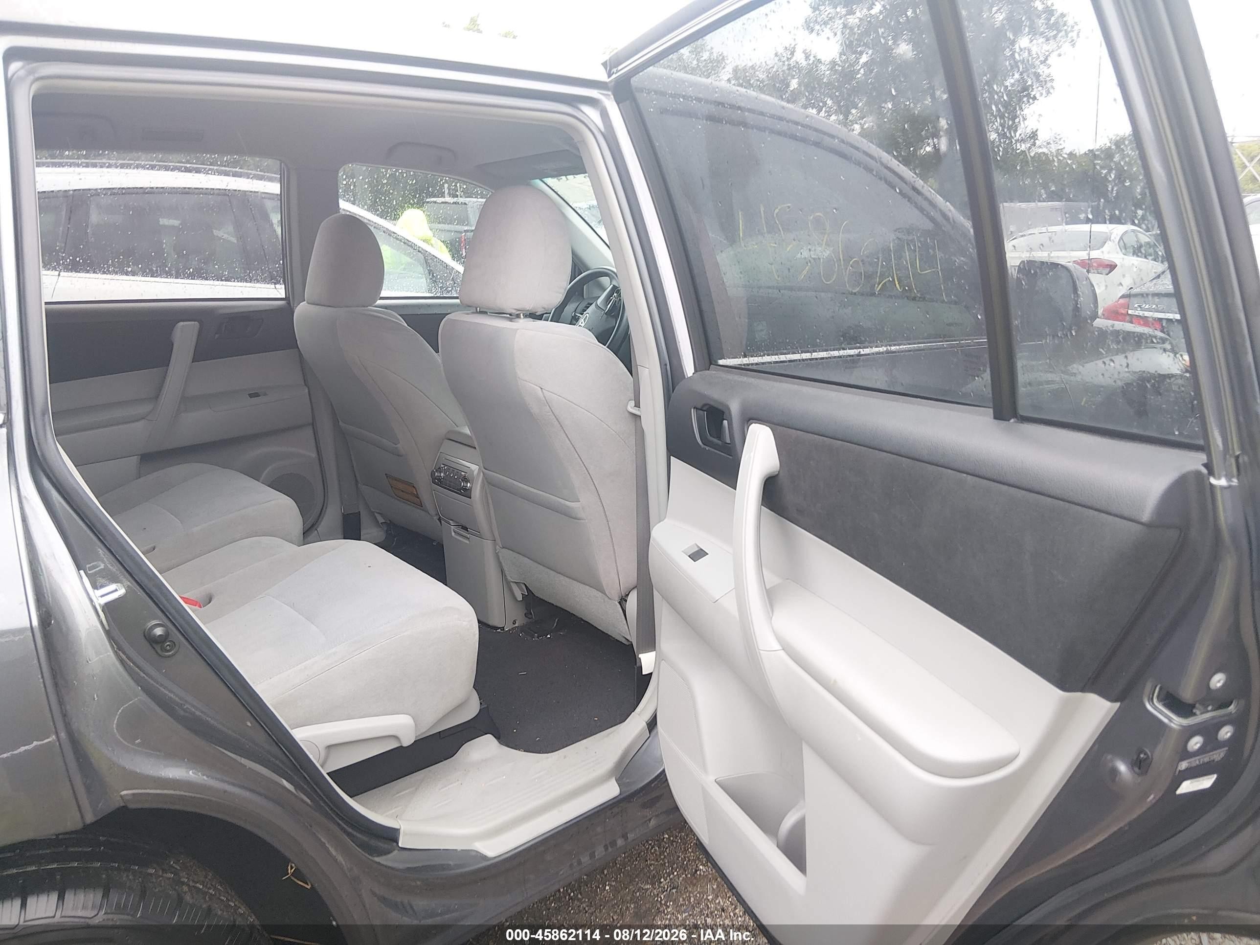 2012 Toyota Highlander Base V6 Gray vin: 5TDZK3EH0CS068382