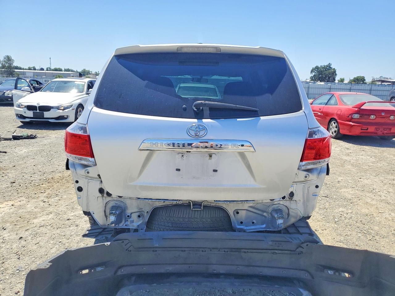 2012 Toyota Highlander Base Silver vin: 5TDZK3EH0CS070651