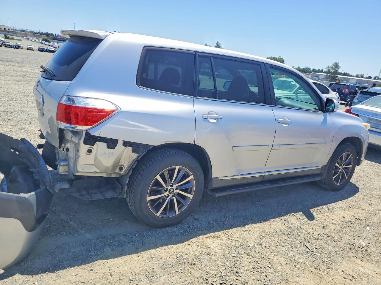 2012 Toyota Highlander Base Silver vin: 5TDZK3EH0CS070651