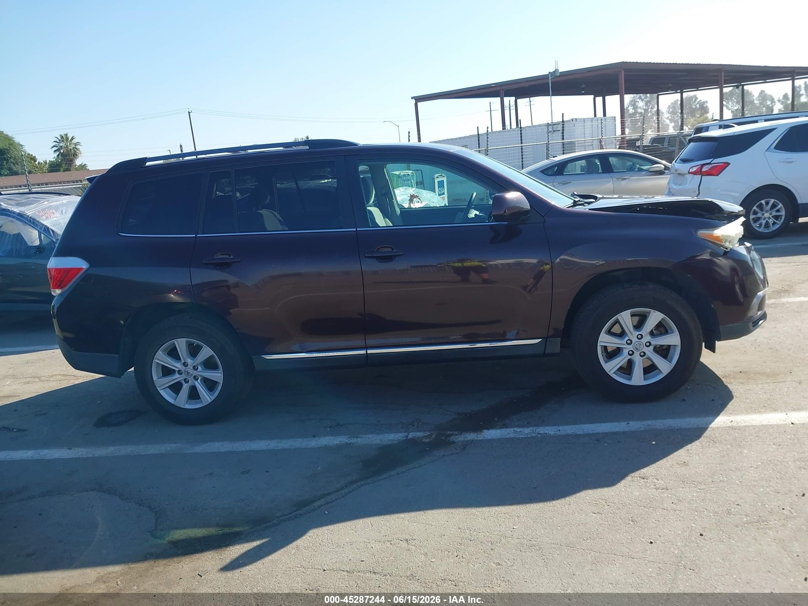 2013 Toyota Highlander Base Plus V6 Burgundy vin: 5TDZK3EH0DS108252