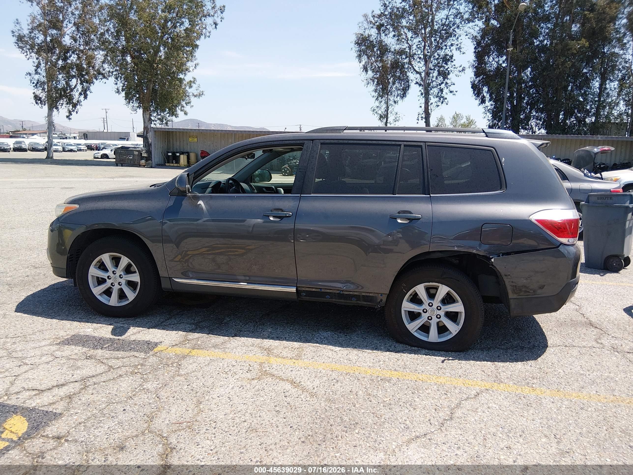 2013 Toyota Highlander Base Plus V6 Gray vin: 5TDZK3EH0DS117131