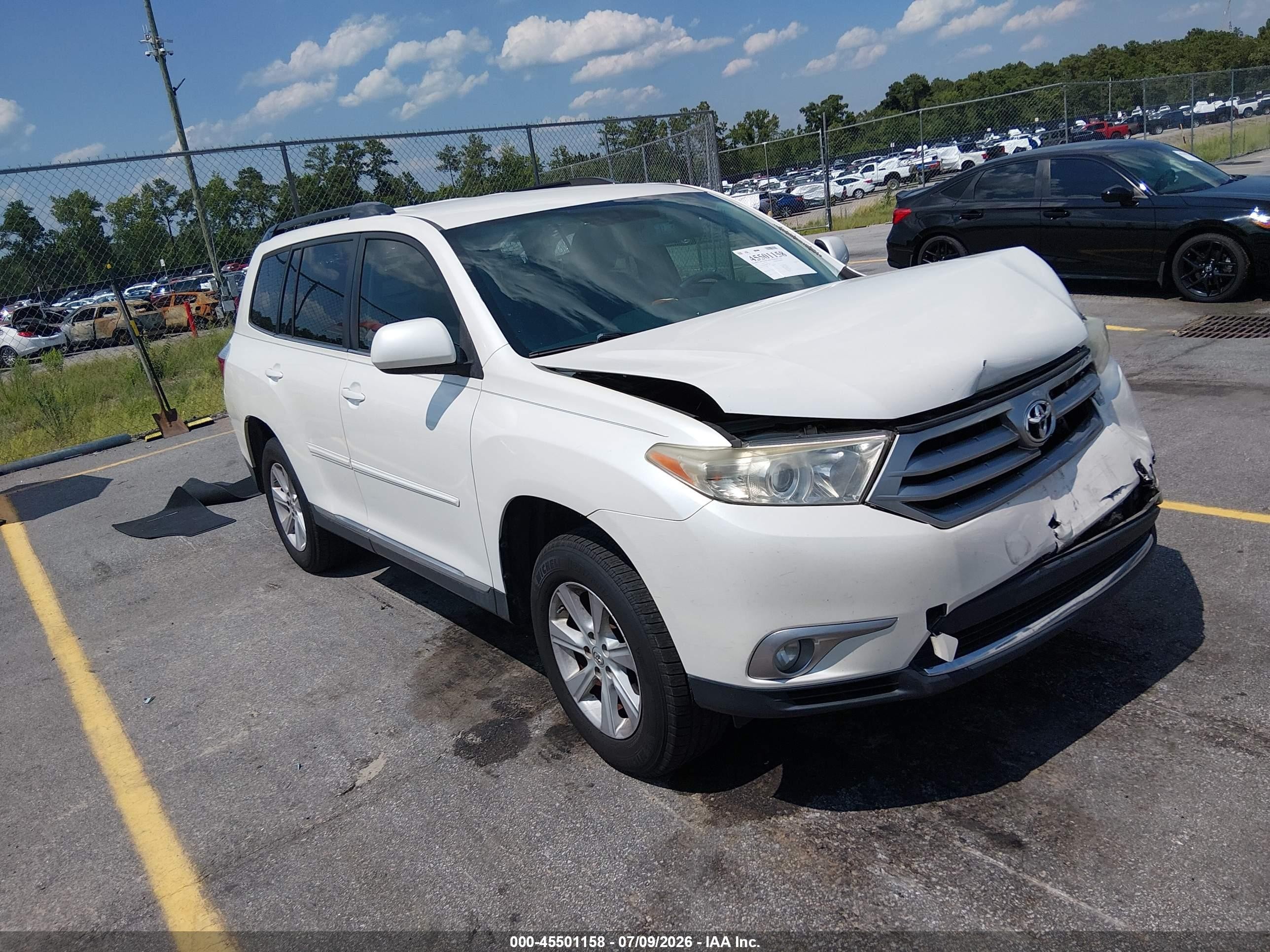 2013 Toyota Highlander Base Plus V6 White vin: 5TDZK3EH0DS126086