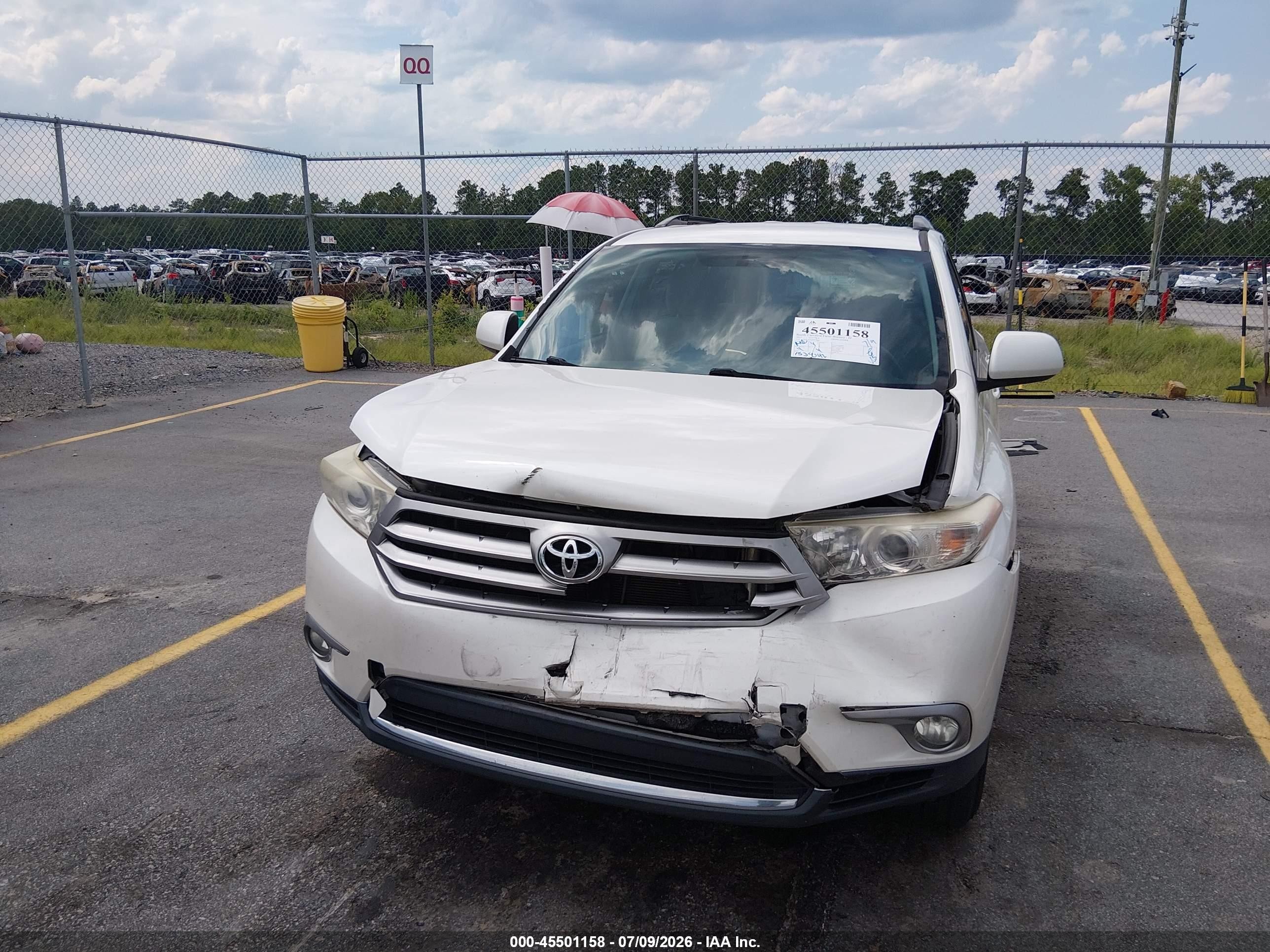 2013 Toyota Highlander Base Plus V6 Белый vin: 5TDZK3EH0DS126086