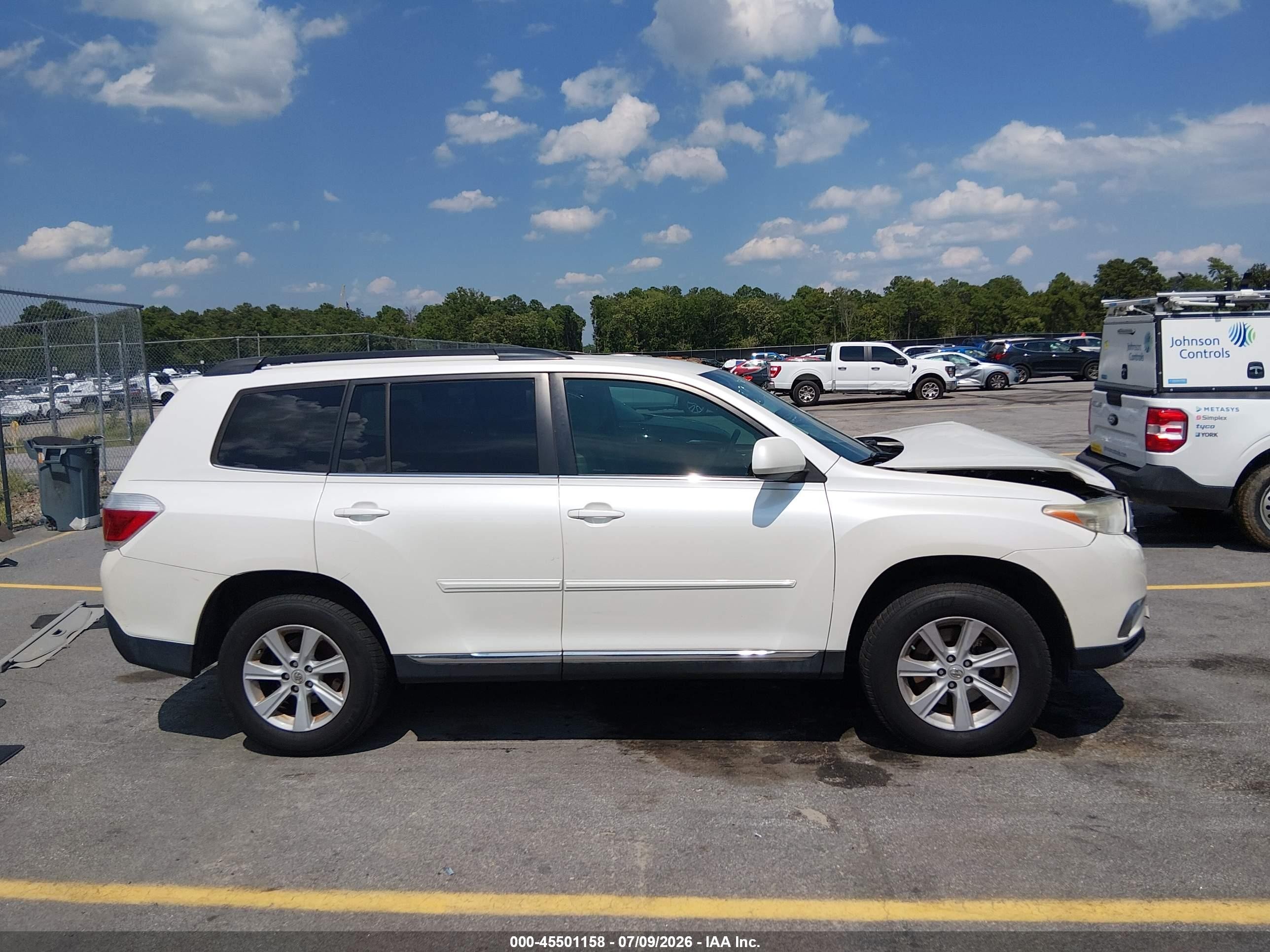 2013 Toyota Highlander Base Plus V6 Белый vin: 5TDZK3EH0DS126086